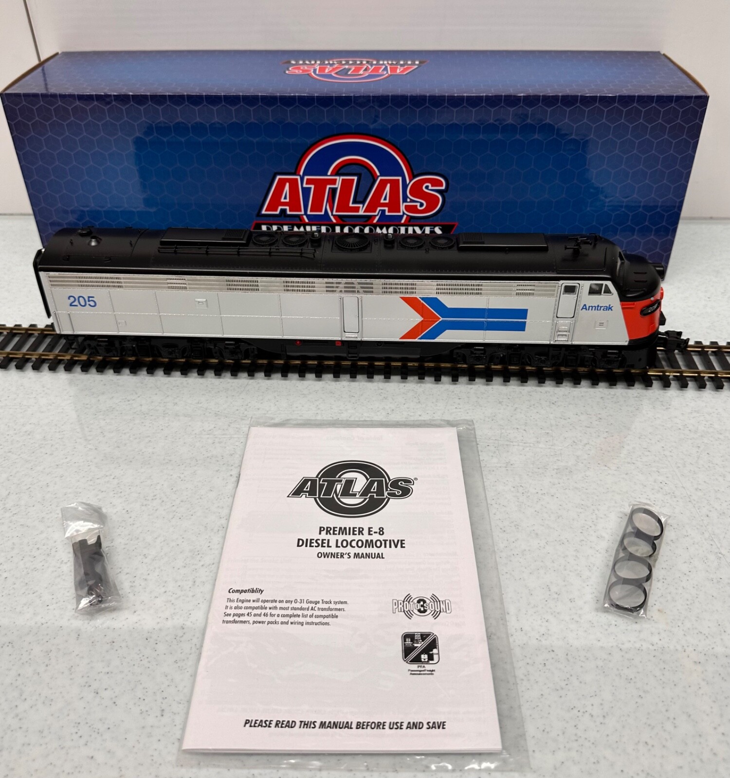 Atlas #30138229 Amtrak #203 E8 (Powered) Locomotive O Scale 3 Rail NEW