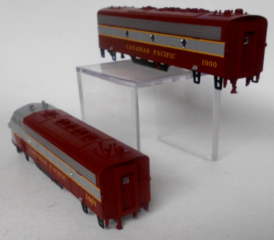 ATHEARN Roundhouse HO Scale F-7-A /B Set Shells with Glass CANADIAN PACIFIC