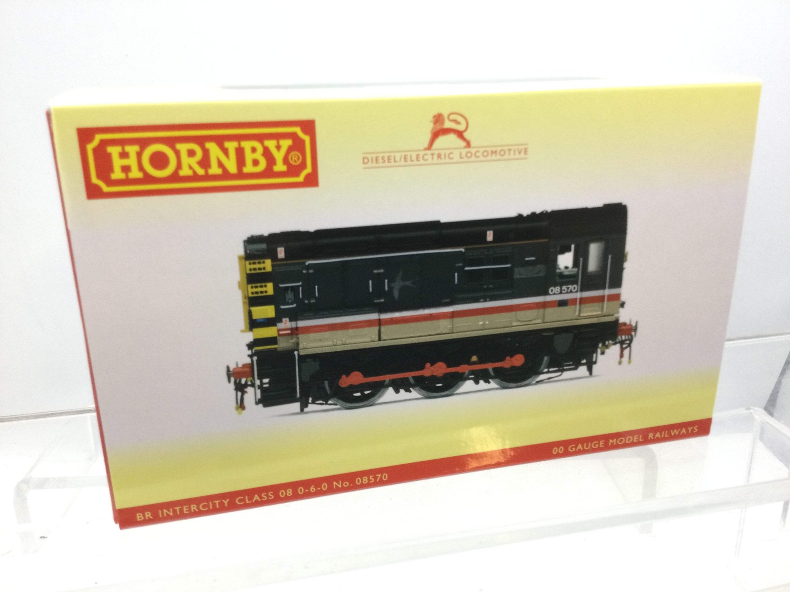 Hornby R30368 OO Gauge BR, Class 08, 0-6-0, 08570 Intercity Swallow