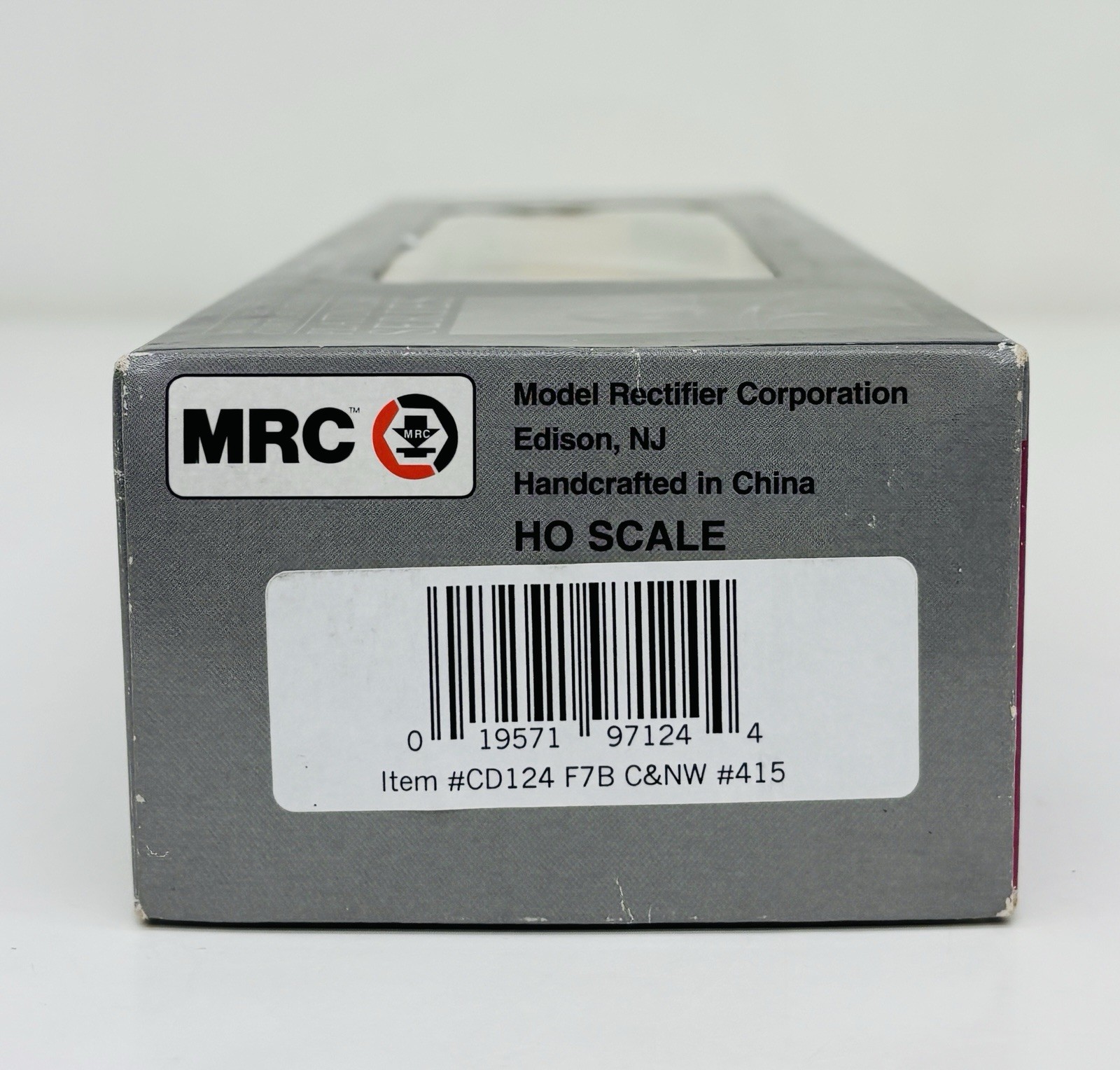 MRC Platinum HO Chicago & North Western C&NW F7B Non-Powered Dummy Diesel CD124