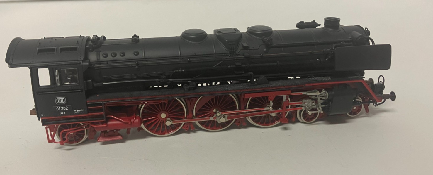 Roco 43242 H0 Steam Locomotive BR 01 202 of the DB & Tender Original Box MB