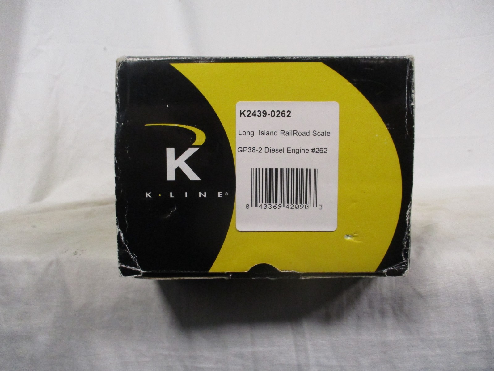 K-Line K2439-0262 Long Island RailRoad Scale GP38-2 Diesel Engine #262 O-Gauge