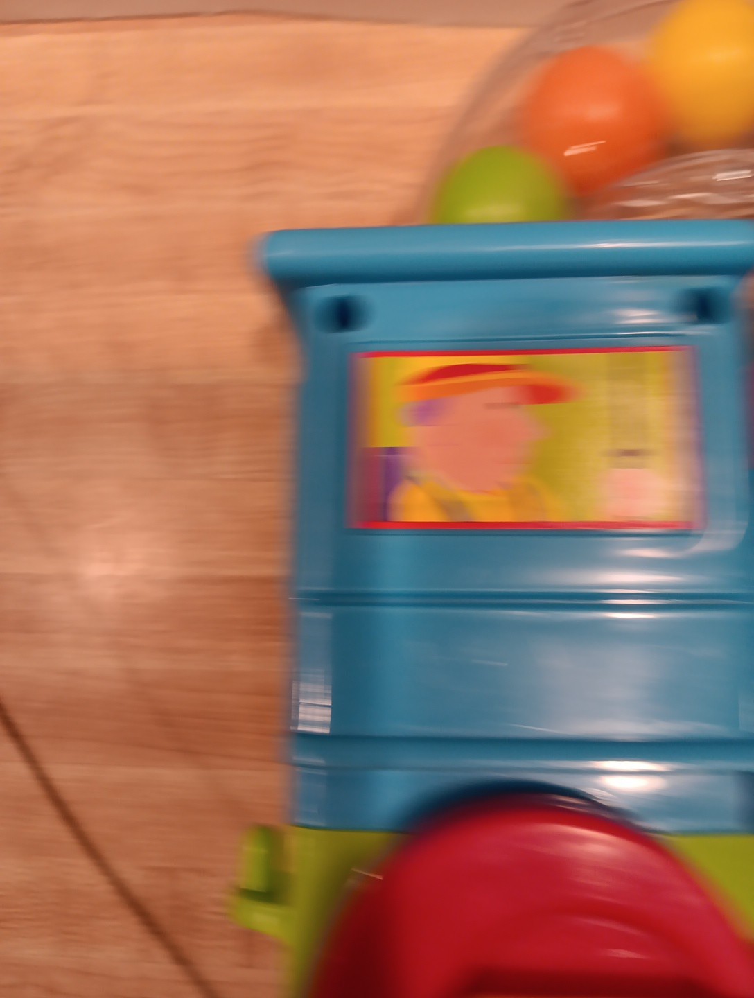Fun Time Toys Ball Blowing Locomotive Appx: 9″ Long 10″ Ht 5″ Wide