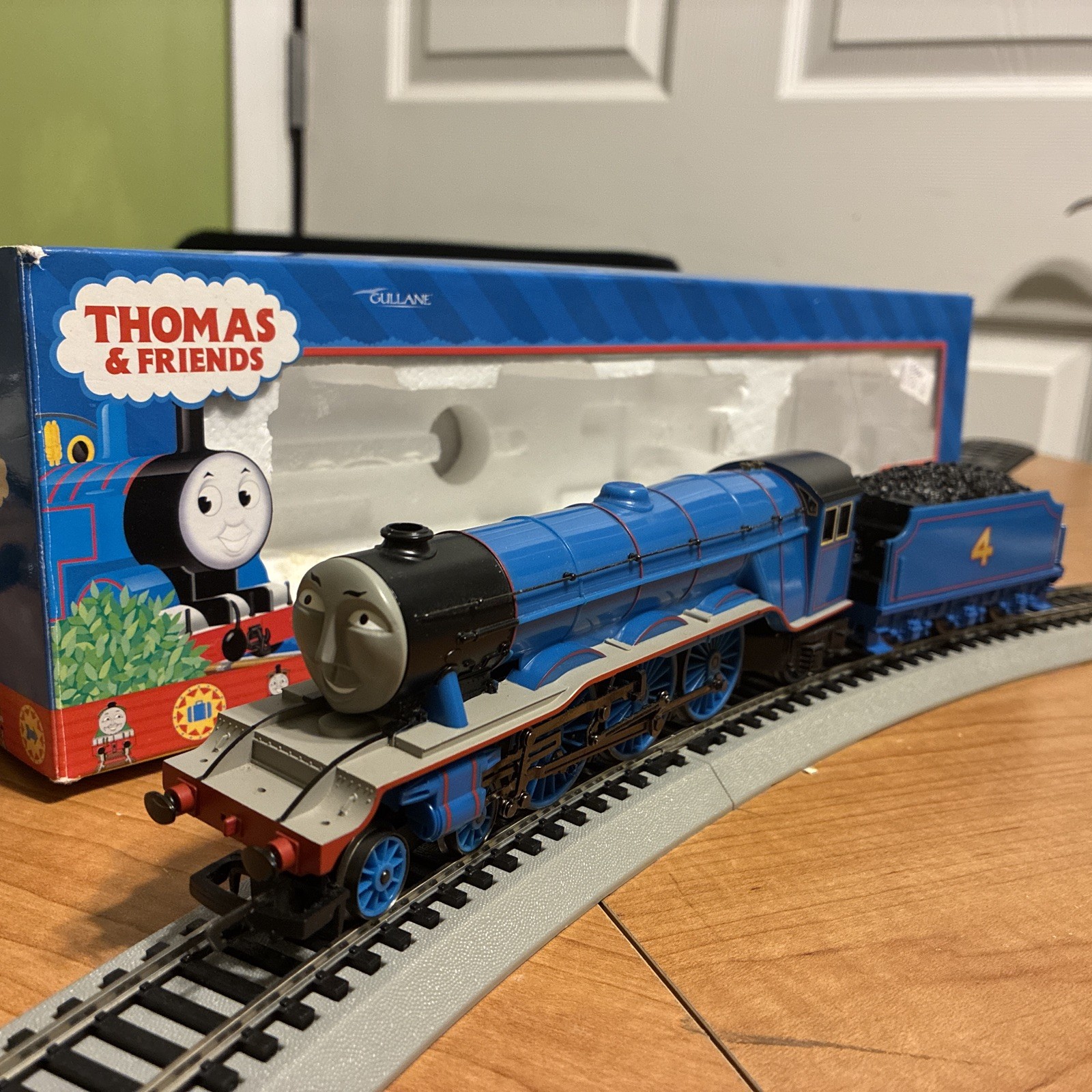 Hornby (OO) R383 Gordon The Big Blue Engine, Thomas & Friends Range.