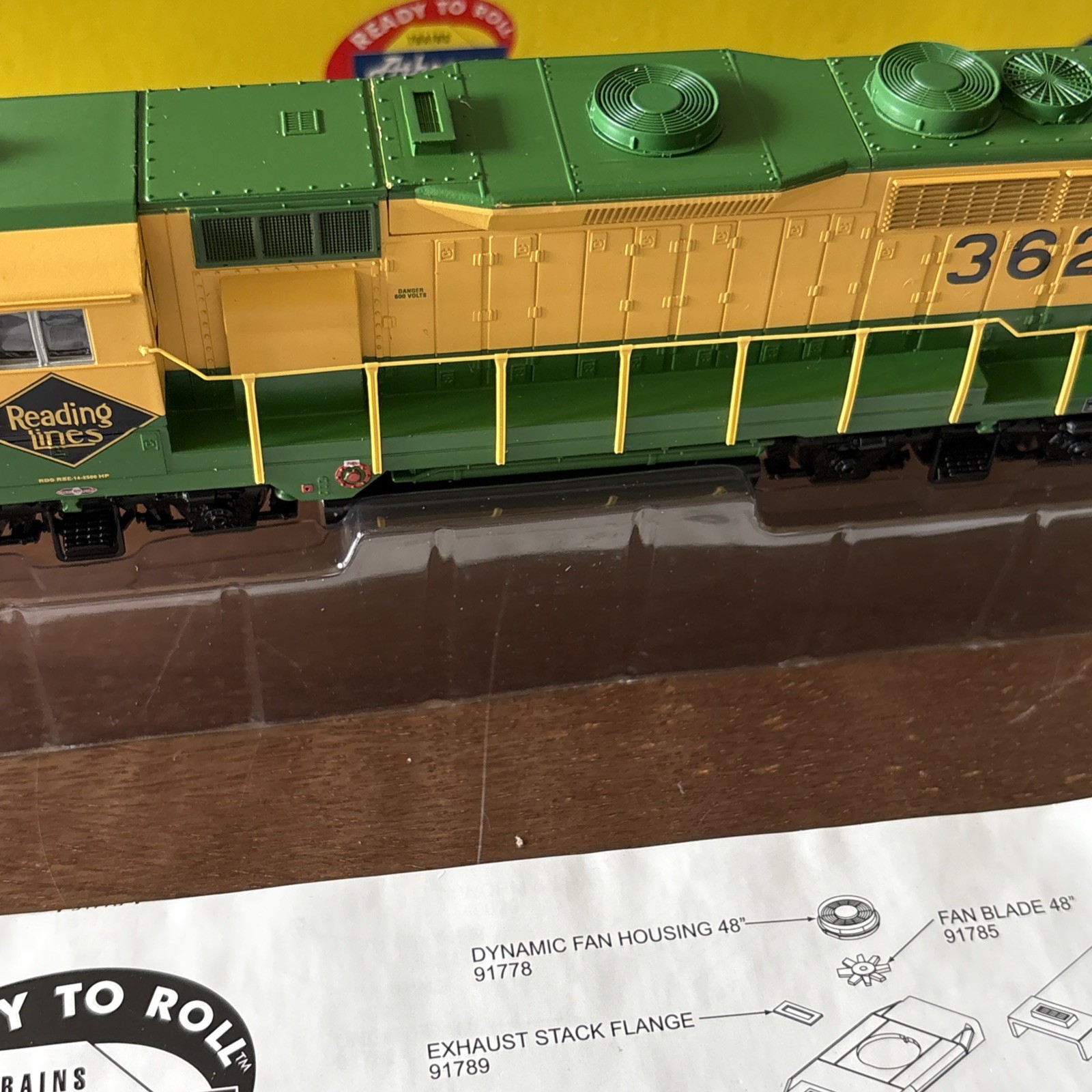 HO Scale Athearn RTR 91719 Reading Line GP35 Diesel Cab 3629 DCC