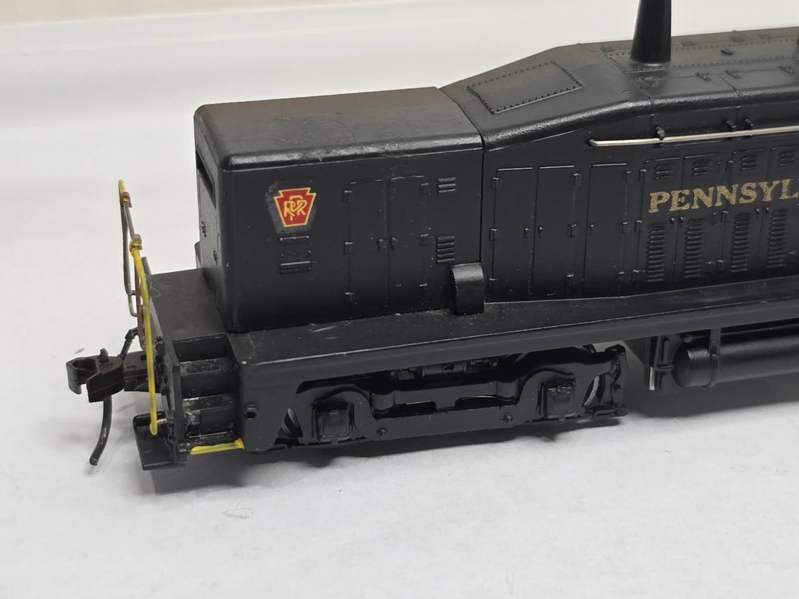 Athearn HO Scale Pennsylvania SW-1500 Calf Diesel Switcher PRR Runs Well
