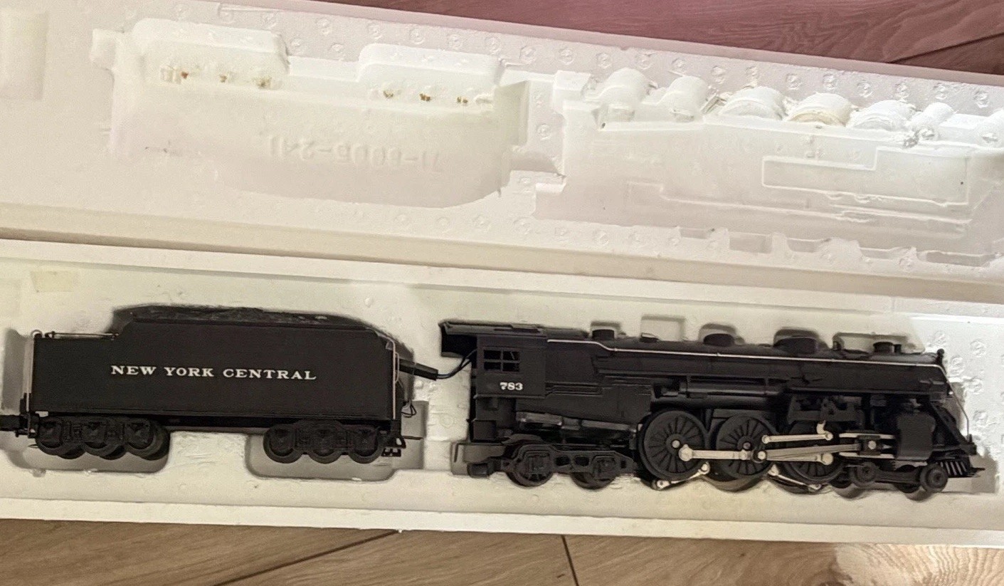 Lionel New York Central 4-6-4 Hudson O Gauge Steam Locomotive w/ Tender 6-18005