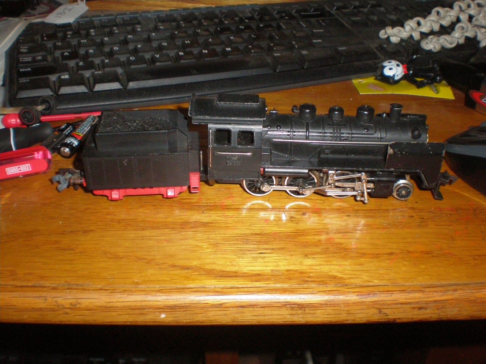 Vintage Fleischmann HO Locomotive 1350 24 001.nice condition untested. FREE SHIP