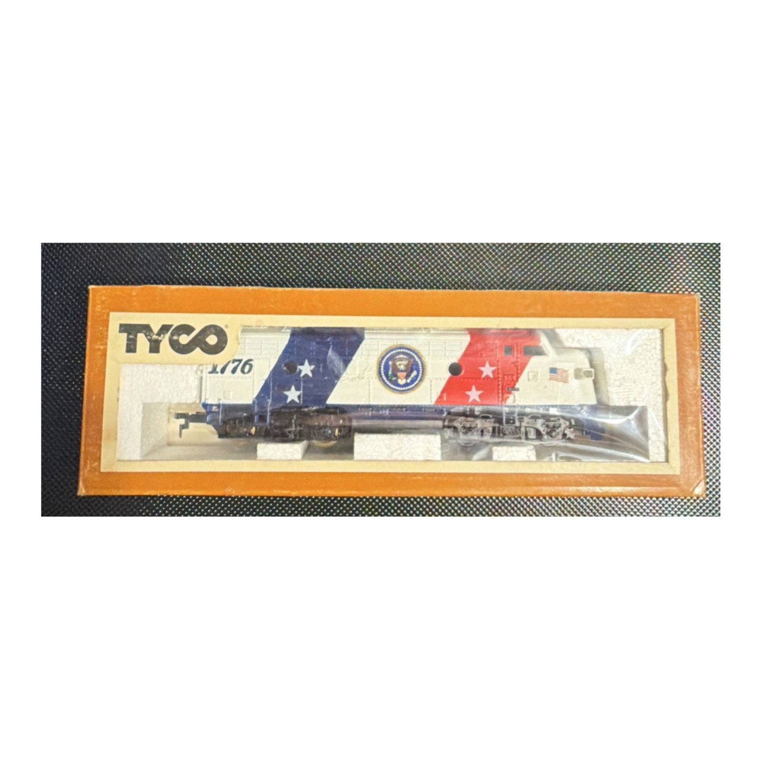 TYCO HO Diesel Locomotive 1776 Red White Blue Patriotic Painted Plastic