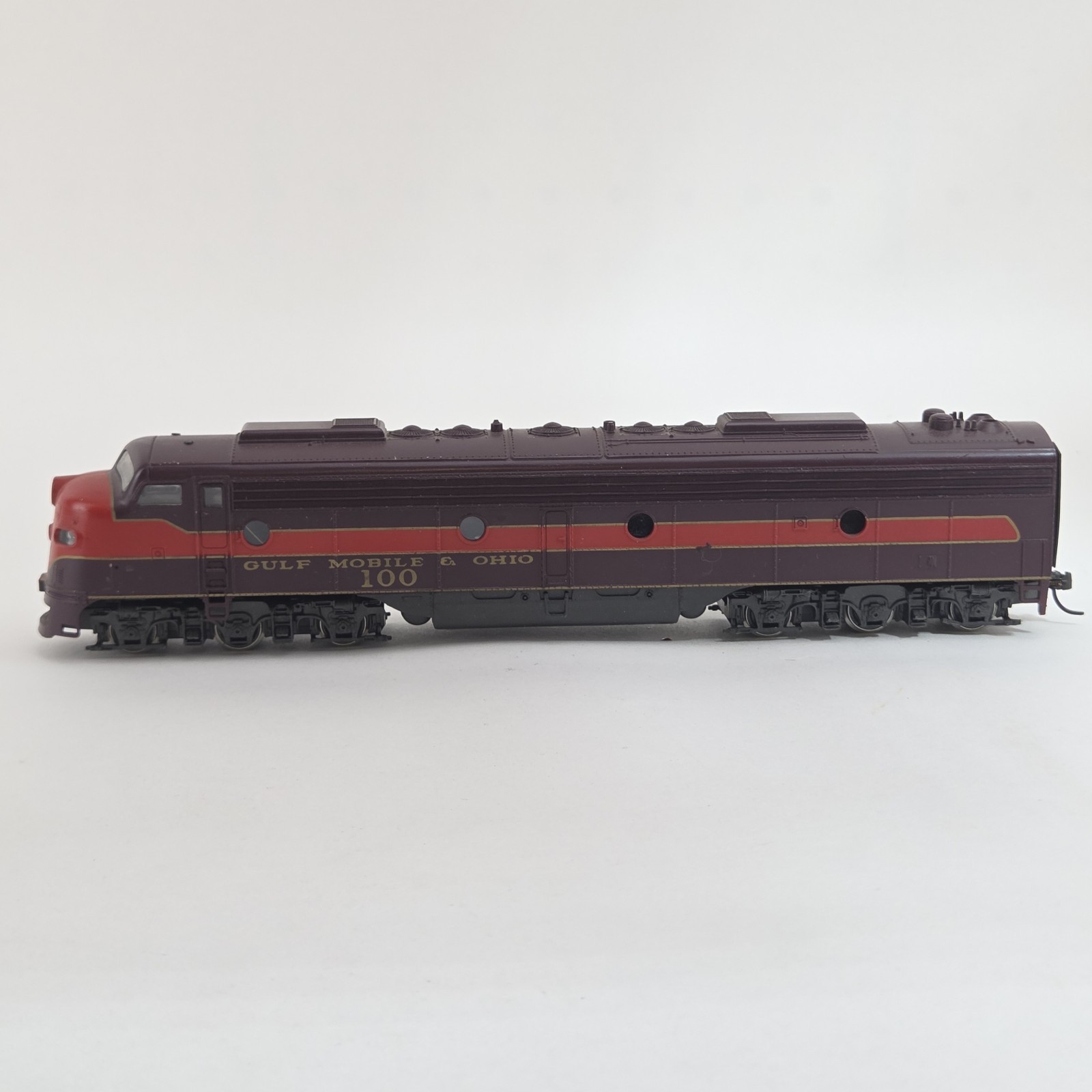 Rivarossi HO Scale Gulf Mobile and Ohio GM&O #100 EMD E8 E9 A-A 2 unit set