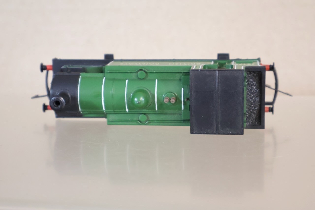 HORNBY R2541 BR GREEN 0-6-0 CLASS J83 TANK LOCOMOTIVE 68472 op