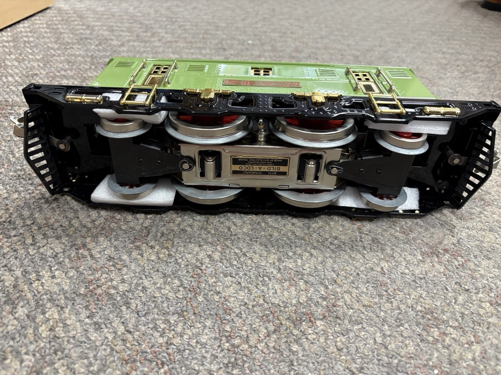 + MTH Standard Gauge Tinplate Two Tone Green 9E Locomotive Traditional 10-1066-0