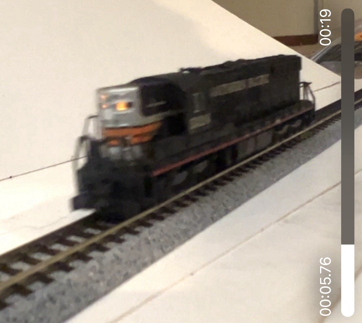 N Scale Life-Like 7729 EMD SD 7 SP Locomotive Black Widow #5324 (Tested) Engine