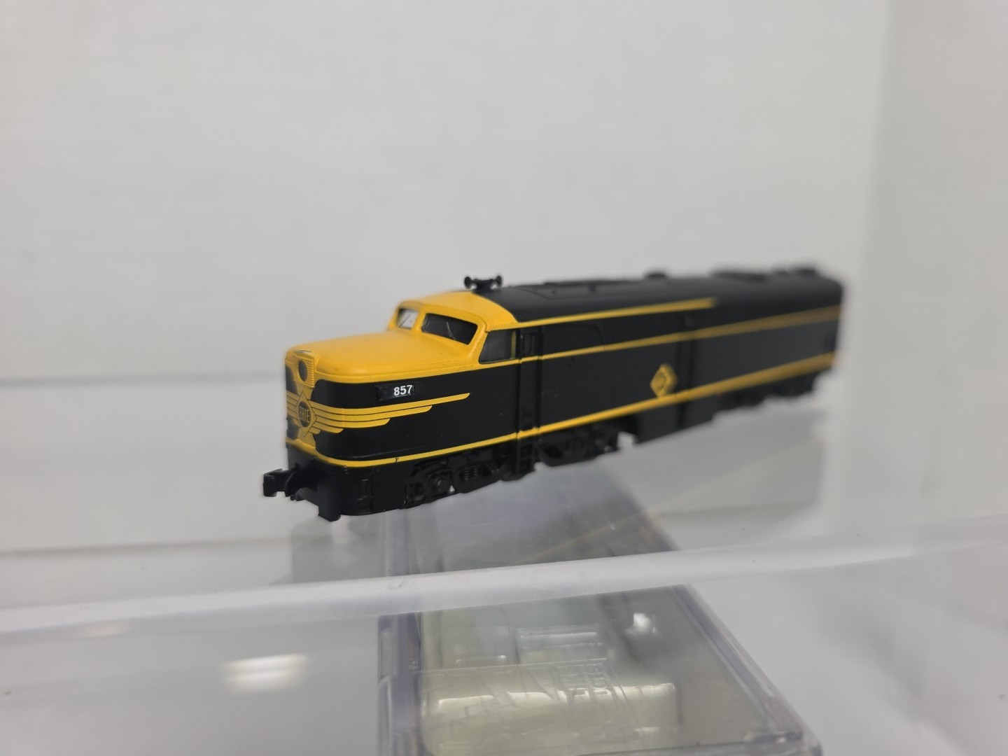 Life Like N Scale 7054 Erie 857 Alco PA Diesel Locomotive Ex/Box Runs Well Read