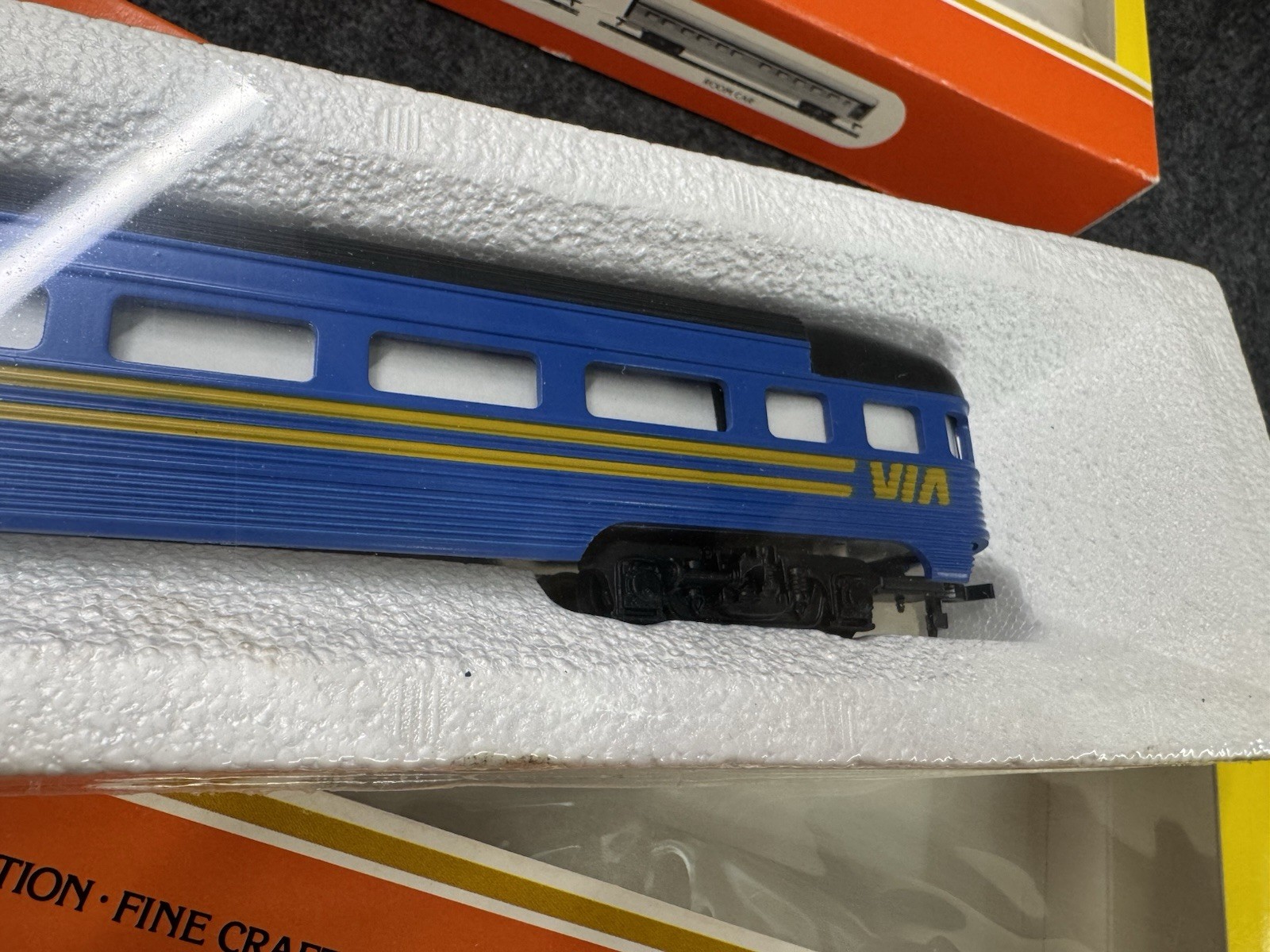 MANTUA HO VIA F7 Diesel Locomotive Baggage & Observation Car Canadian National