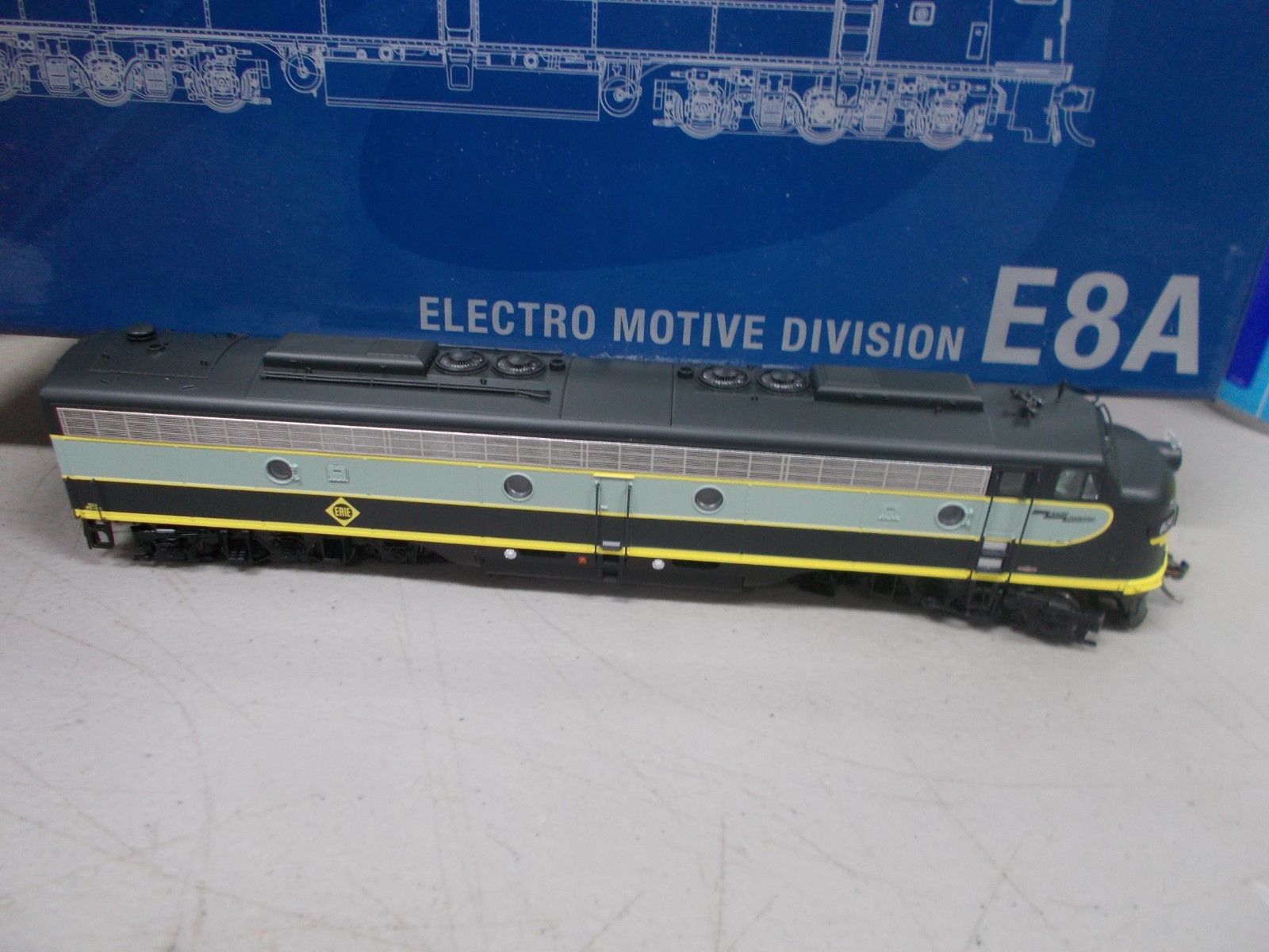 RAPIDO ~ ERIE E8A LOCOMOTIVE # 824 W/ DCC & SOUND~NO PAPERWORK IN BOX~HO SCALE