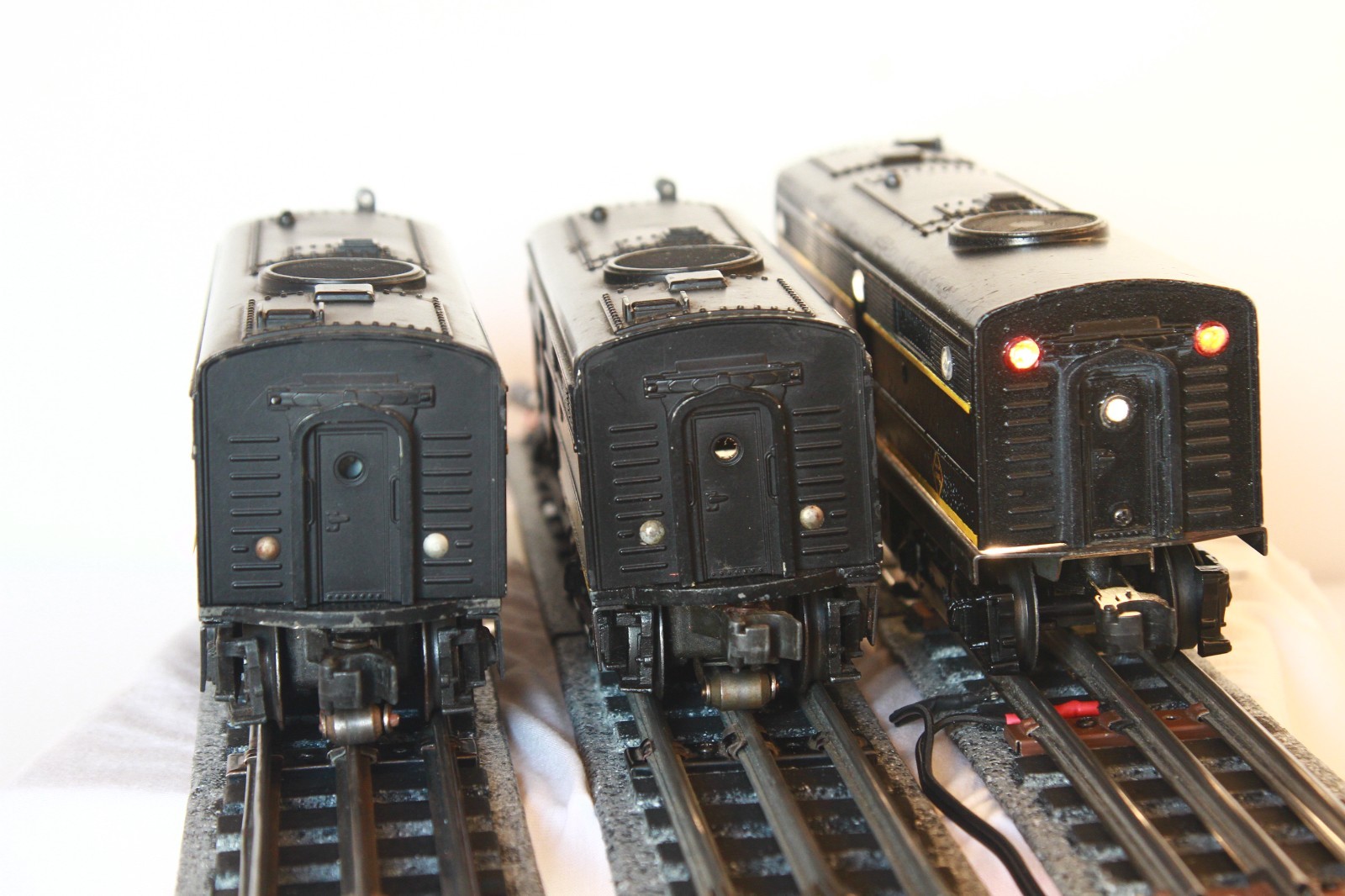 Lionel 2032 Erie Diesel Alco Locomotive Set w/Non-Original “B” Unit