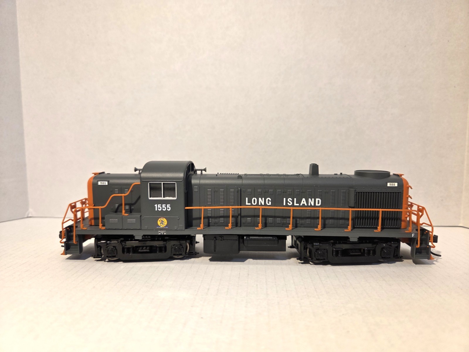 Atlas Classic HO Scale RS-3 Long Island #1555 Item 8350 w/ Box