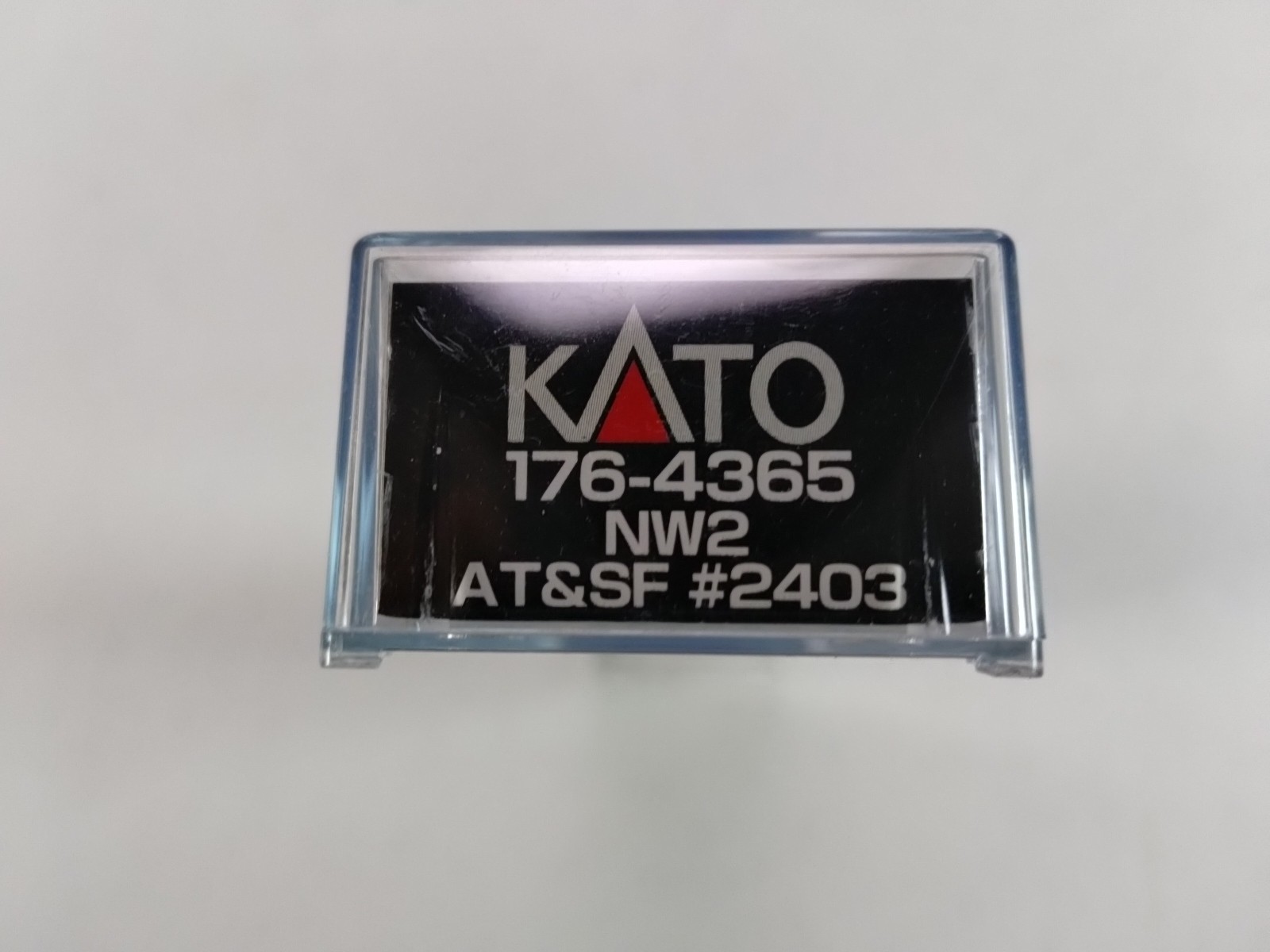 KATO 176-4375 N Scale DC EMD NW2 Switcher AT&SF #2403 New Old Stock