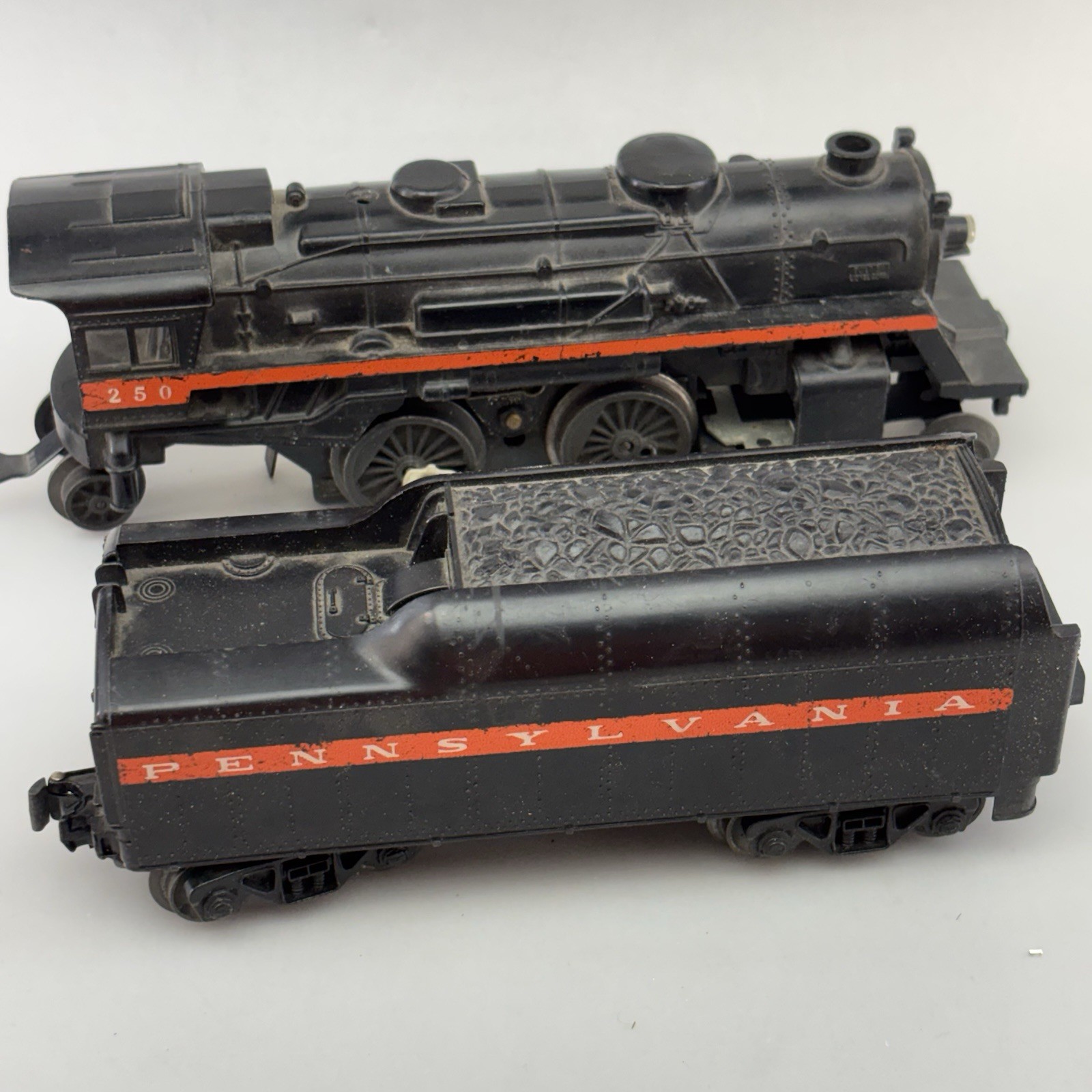 Lionel O27 Gauge 2-4-2 Pennsylvania #250 Steam Locomotive & Tender Orange Stripe