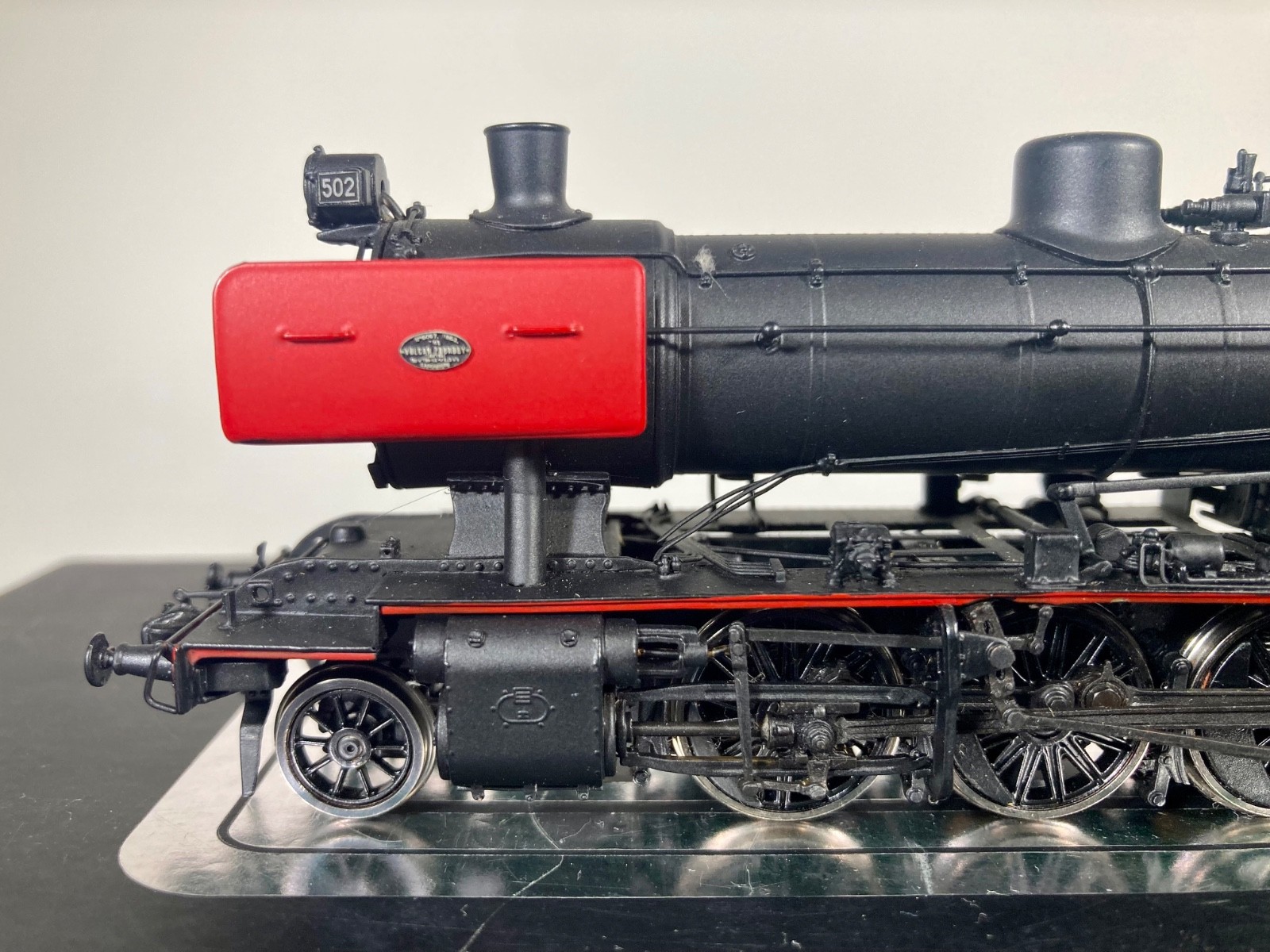 Trainbuilder – Victorian Railways – J Class # J502 Black & Red Steam Locomotive
