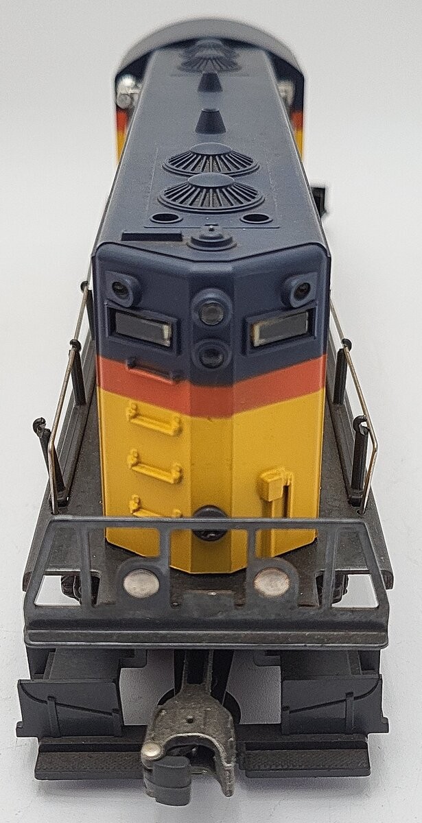 Lionel 6-8463 O Gauge Chessie System GP20 Diesel Engine/Box