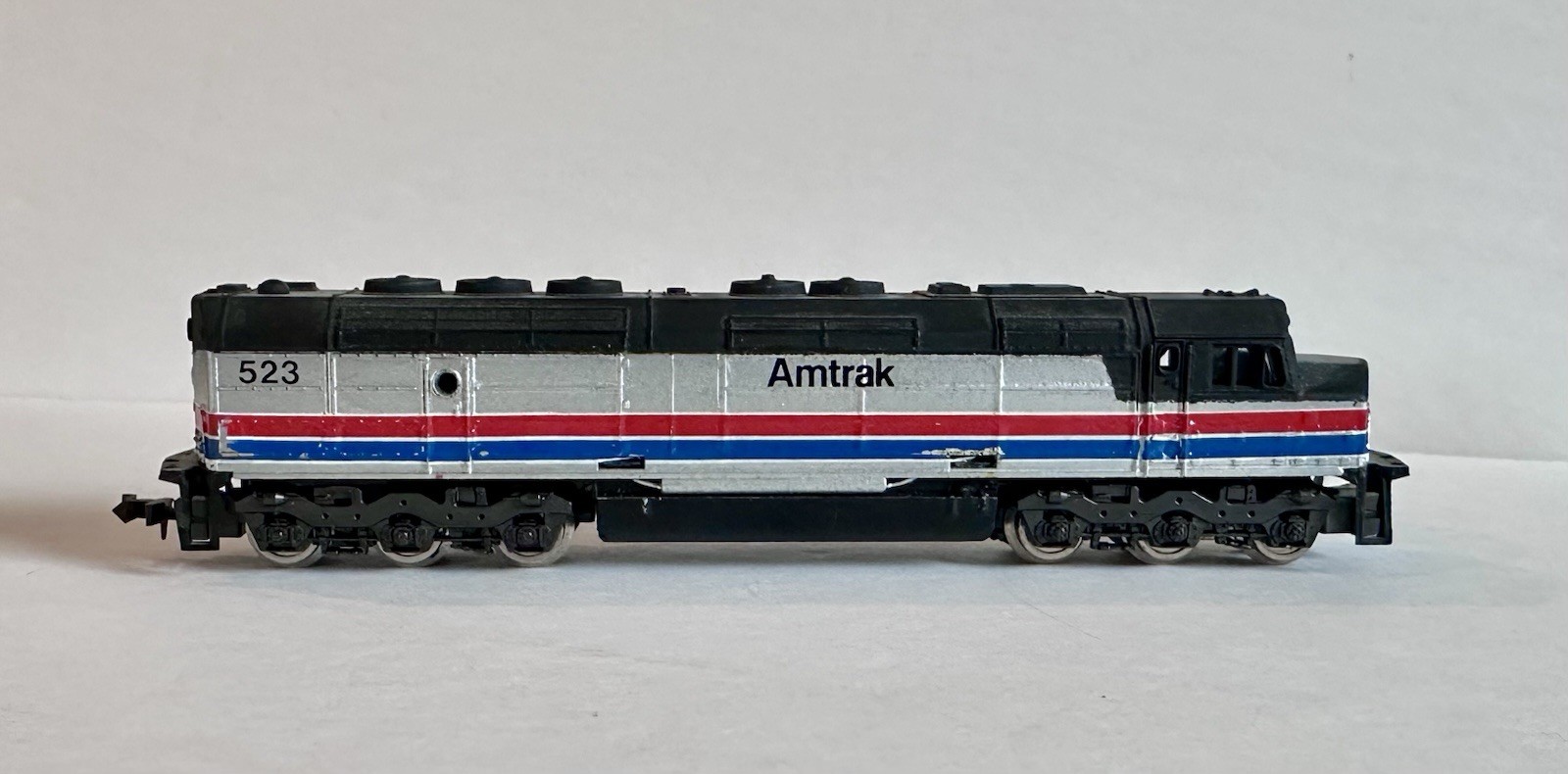 Lima N Scale 285 FP-45 Locomotive Amtrak AMTK #523