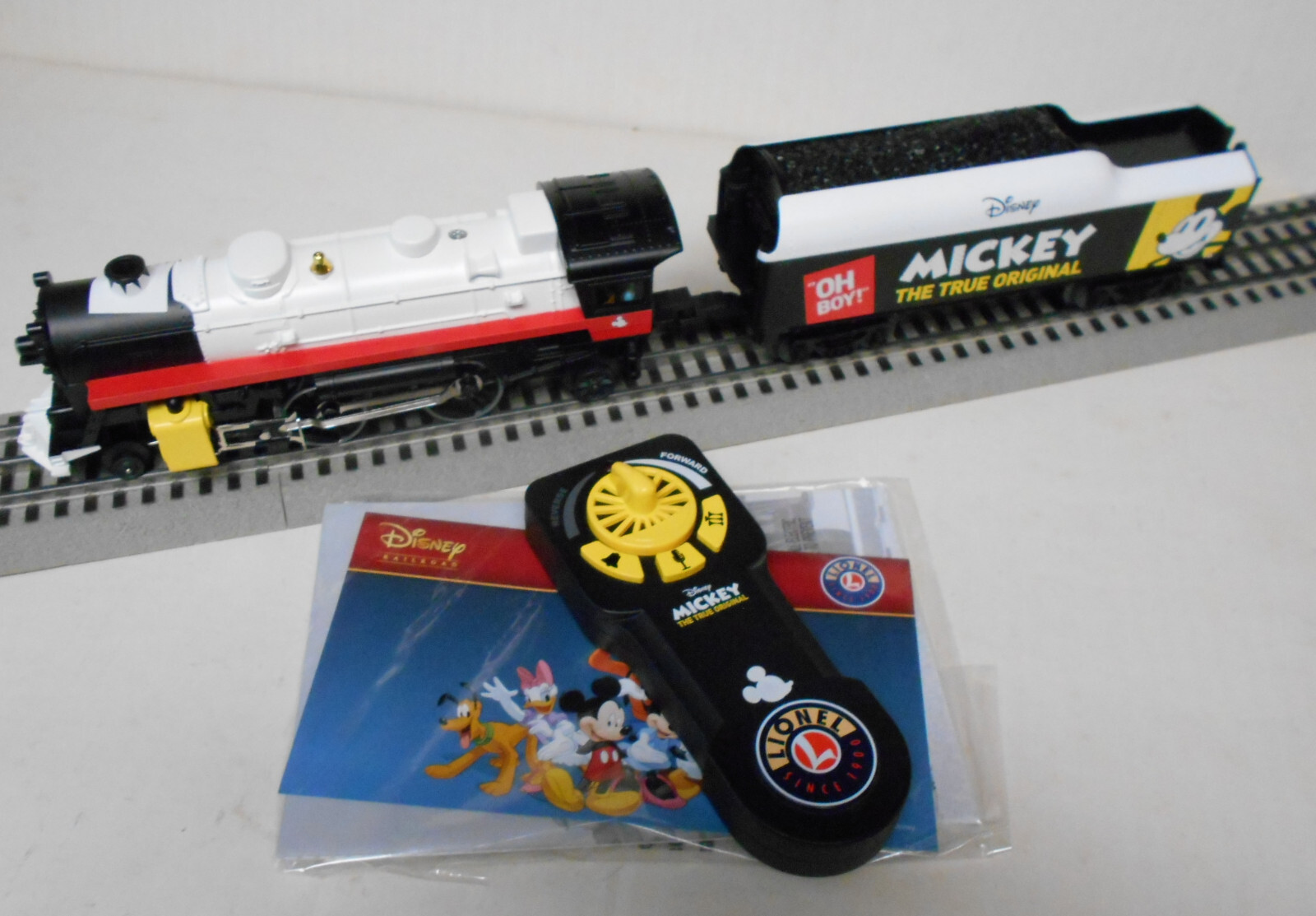 LIONEL 1823050-E MICKEY 90TH CELEBRATION LIONCHIEF 2-4-2 STEAM ENGINE disney