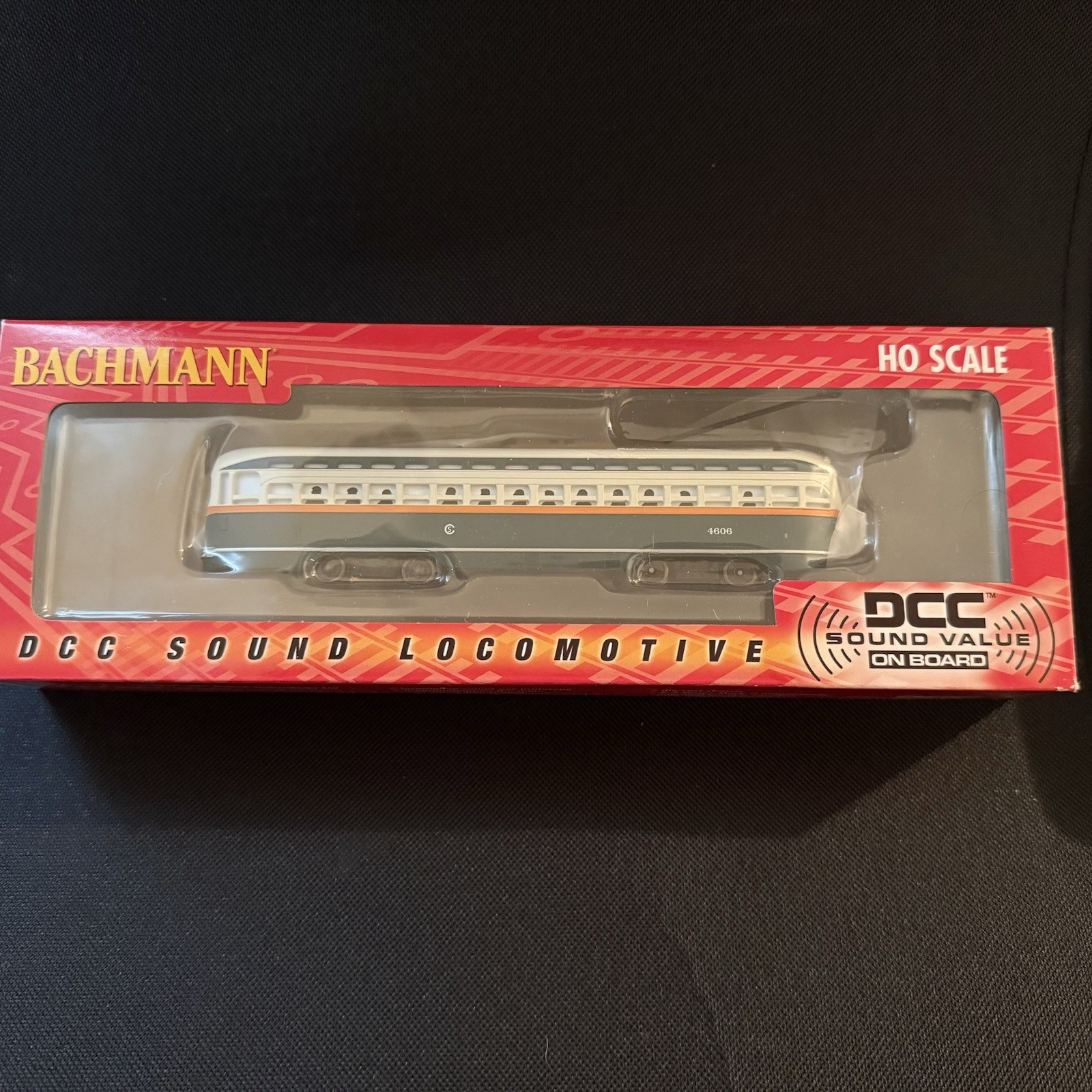 Bachmann #60504 HO Scale CHICAGO #4606 PCC Streetcar DCC Sound Value NEW IN BOX