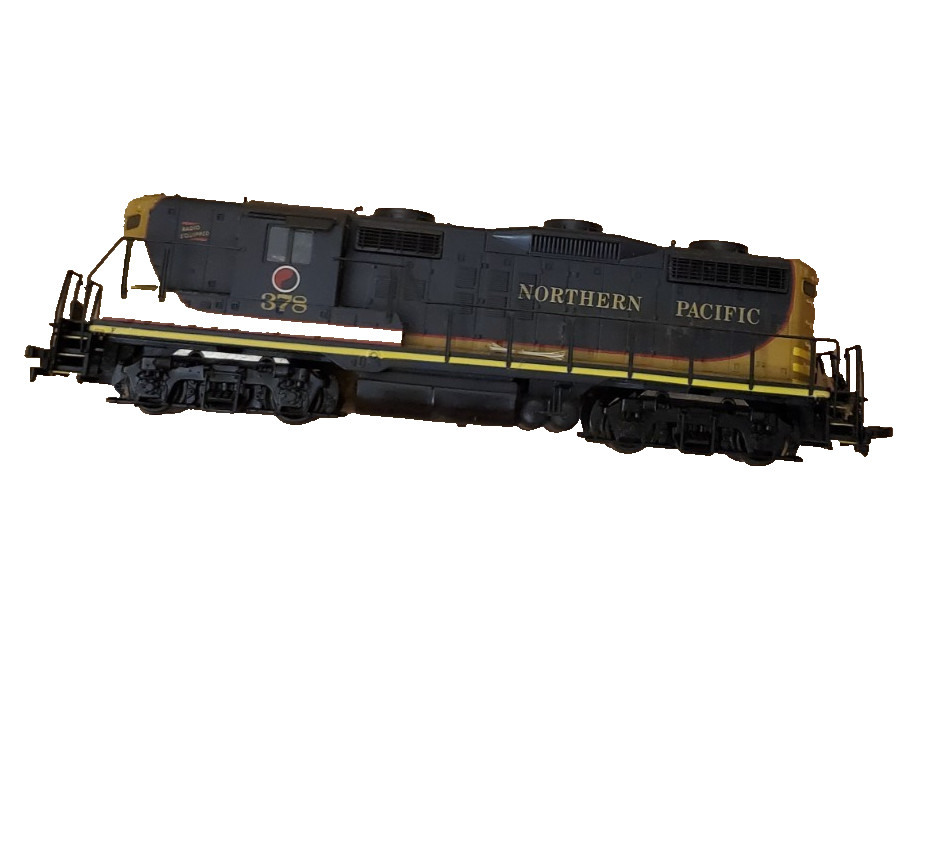 Life-Like 7115 EMD GP18 Northern Pacific Hi-Nose Locomotive #378 Open Box