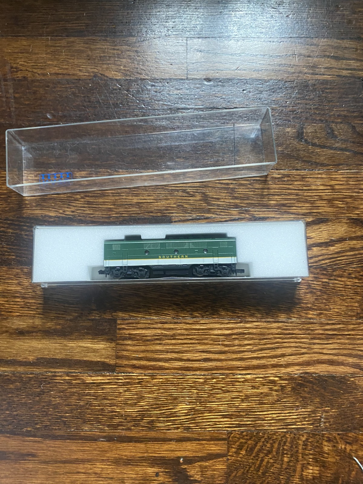 Kato N 176052 – EMD F3A Southern #4128