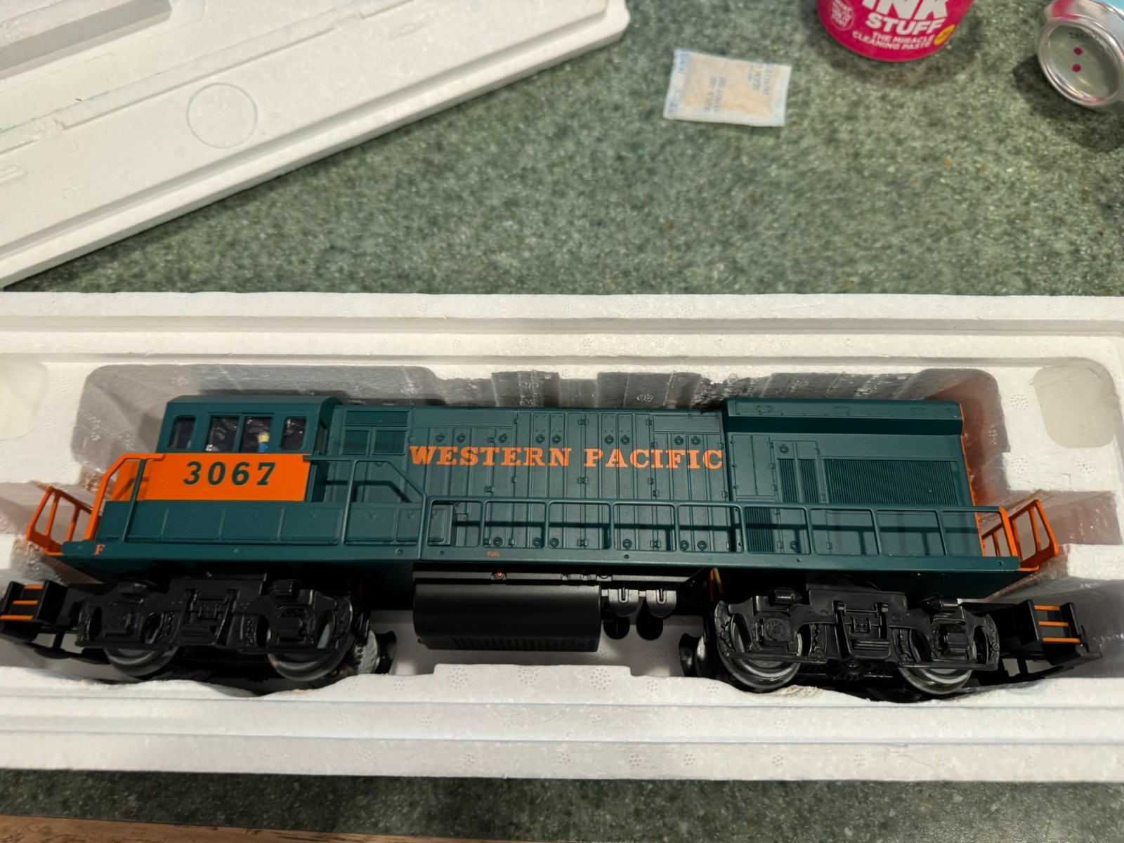 Lionel 6-28846 O Western Pacific U36B Diesel Locomotive in Original Box