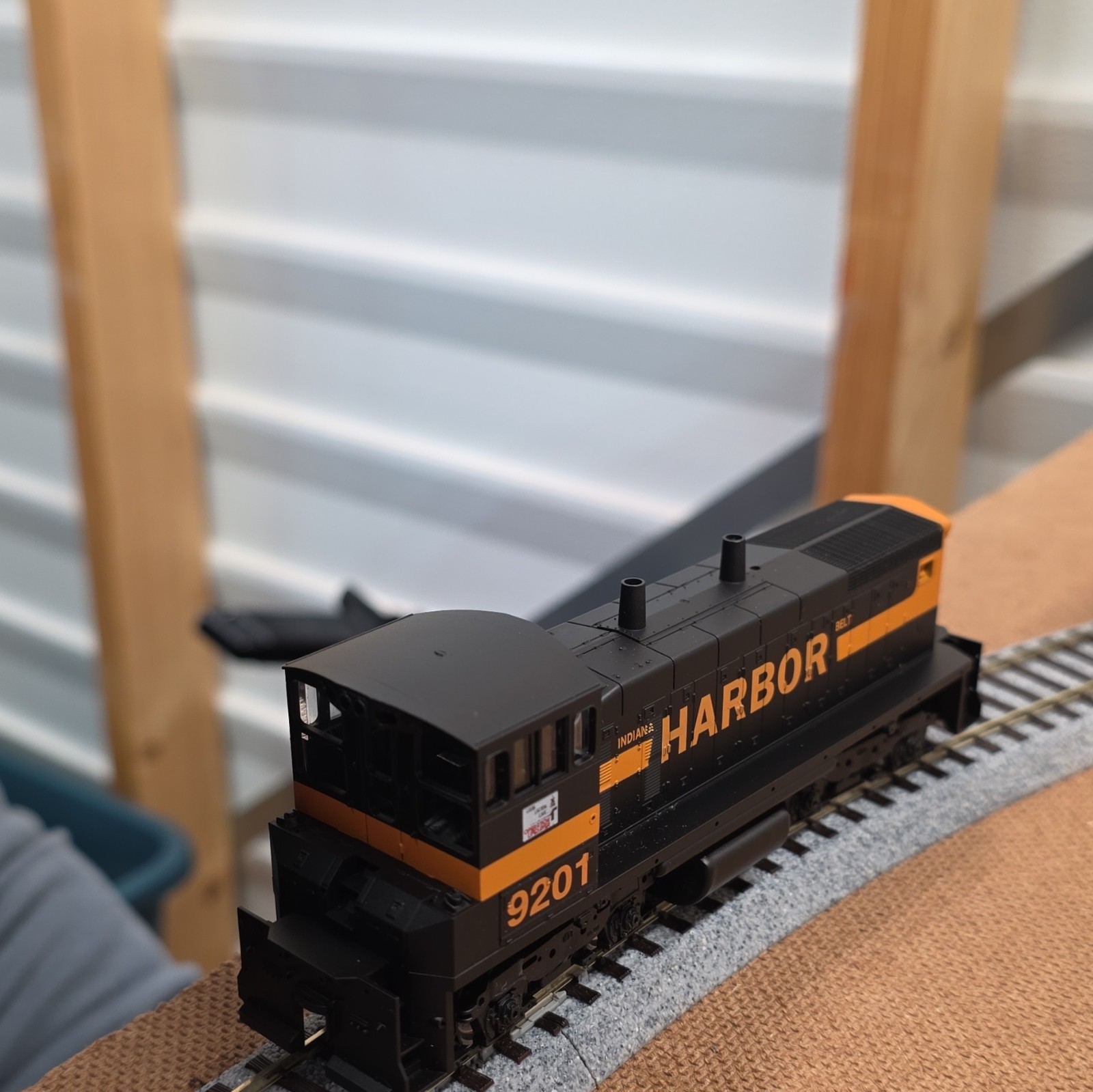 Athearn HO GP38-2 Indiana Harbor Belt #3802 Diesel Locomotive DC Analog