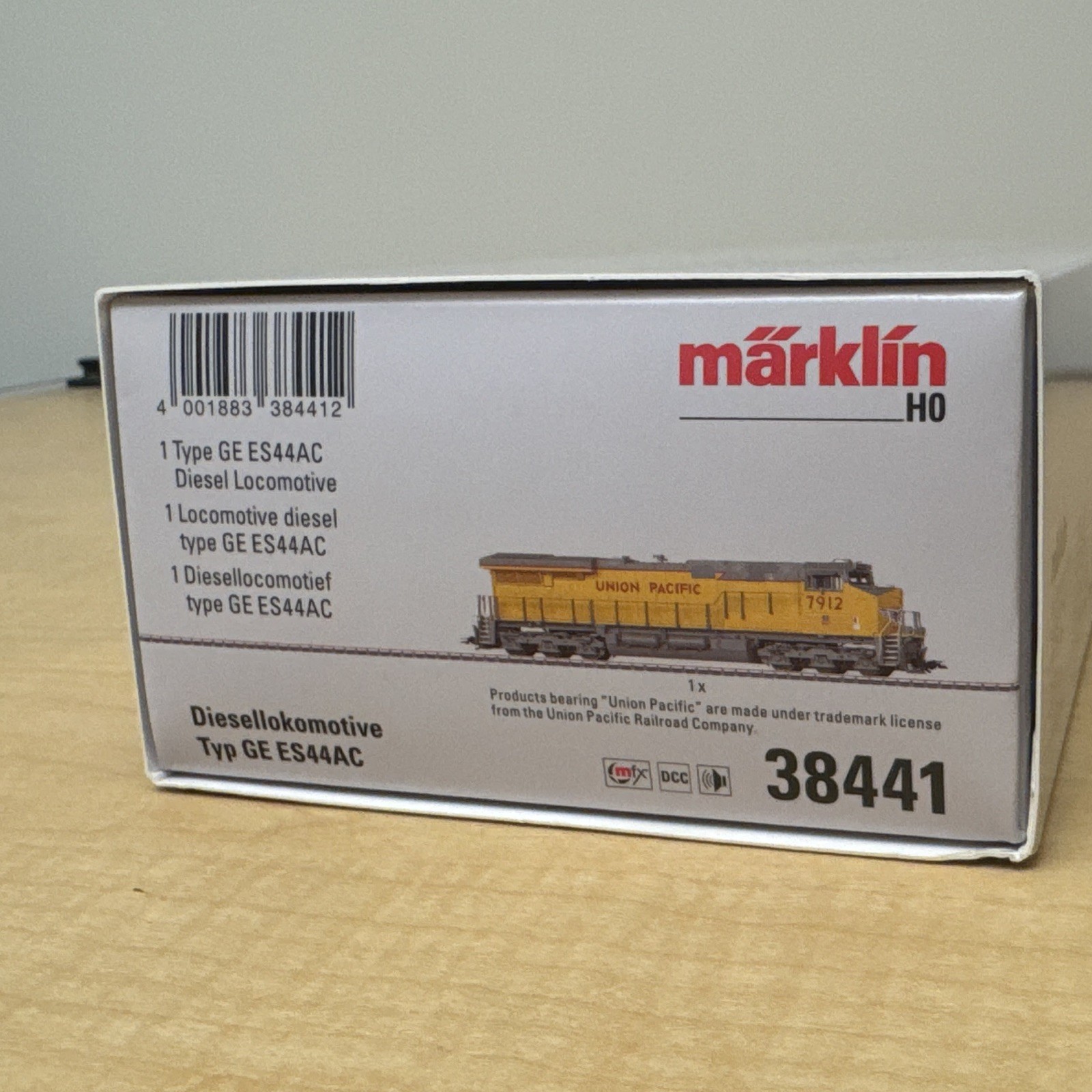 Märklin Marklin HO Union Pacific GE ES44AC Diesel Loco 7912 Digital DCC AC 38441