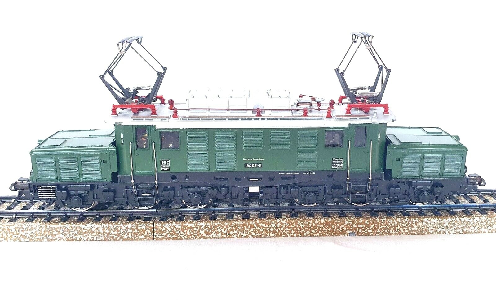 Marklin HO AC Deutsche Bundesbahn DB E-194 German “CROCODILE” LOCOMOTIVE NMIB`80