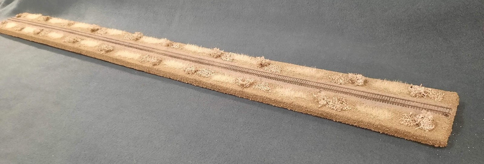 Z SCALE 36″ – “DESERT SCENE ” DISPLAY DIORAMA– FOR ANY Z SCALE TRAINS