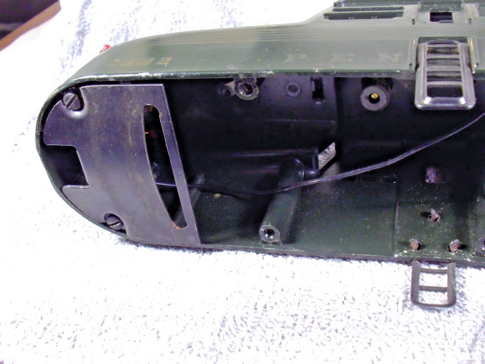 Vintage Lionel GG1 Electric Locomotive body cab shell for resto or use as is