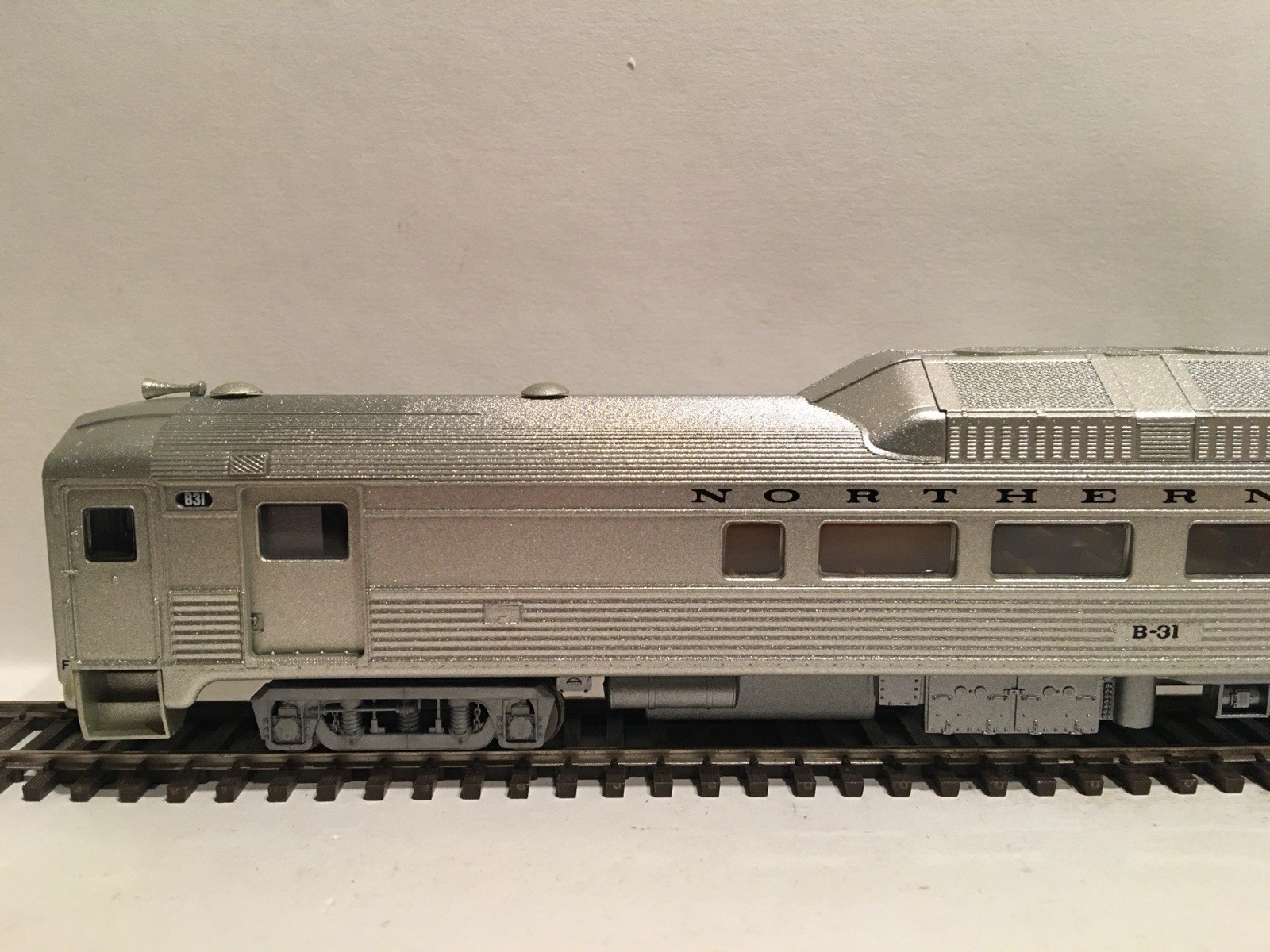 HO Proto 1000 Northern Pacific Powered Budd RDC Locomotive NP #B31