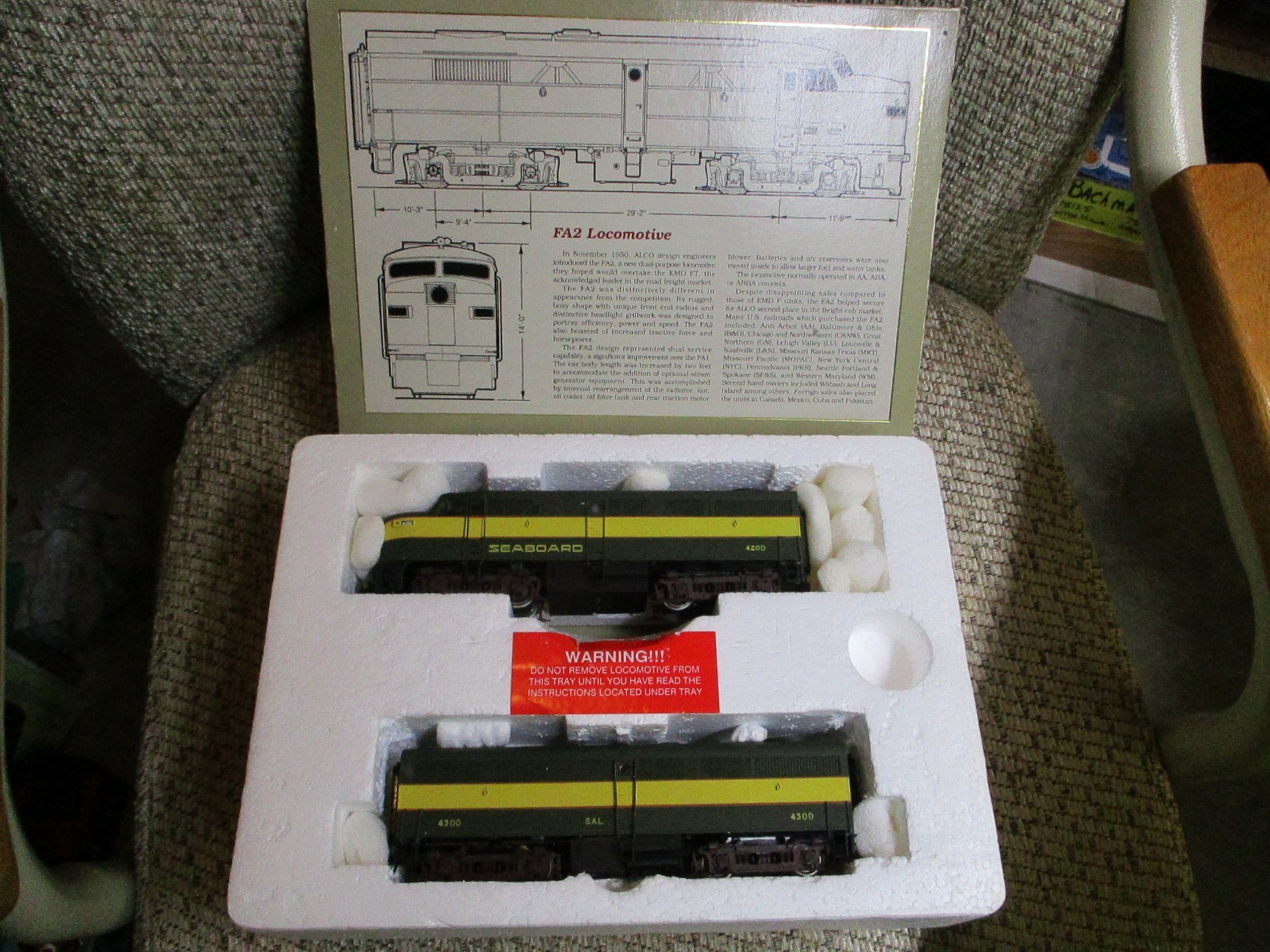 SAL 4200/4300 FA2/FB2,BOTH PWR’D,DC/DCC/SOUNDWEATHERED TRUCKS,PAINTED CREW,LED’S