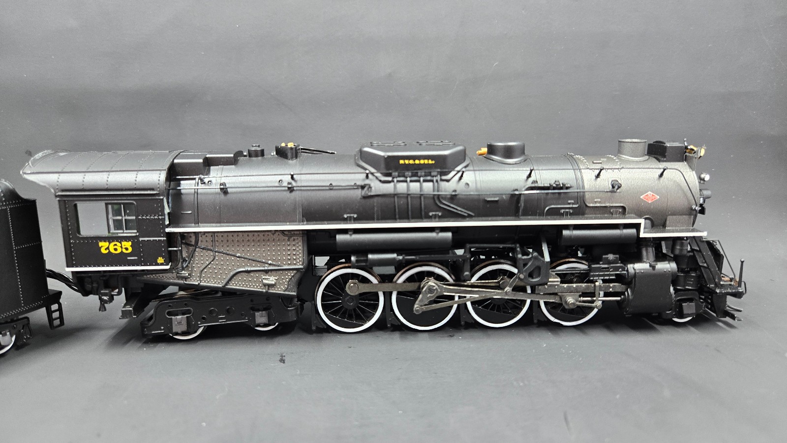 Bachmann HO DCC 50906 2-4-8 Berkshire Nickel Plate #765 Railfan Ver Original Box