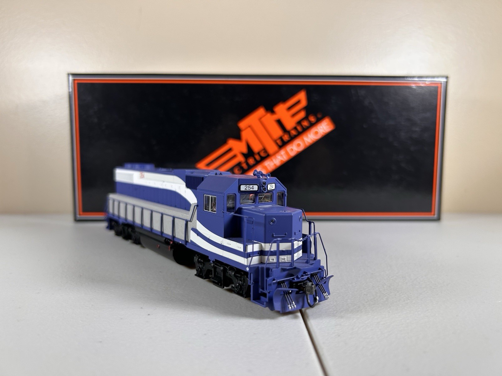 HO MTH DCC Sound Long Island GP38-2 #254