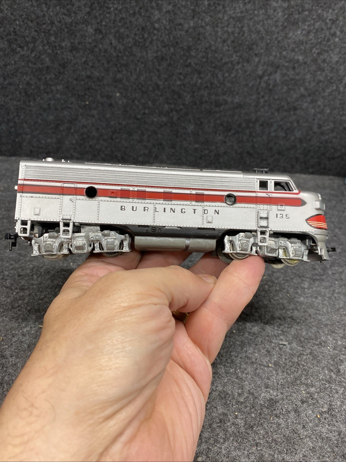 Athearn 3211 CB&Q F7A Super-geared Diesel Yellow Box R-T-R Diesel (AT050226-01)