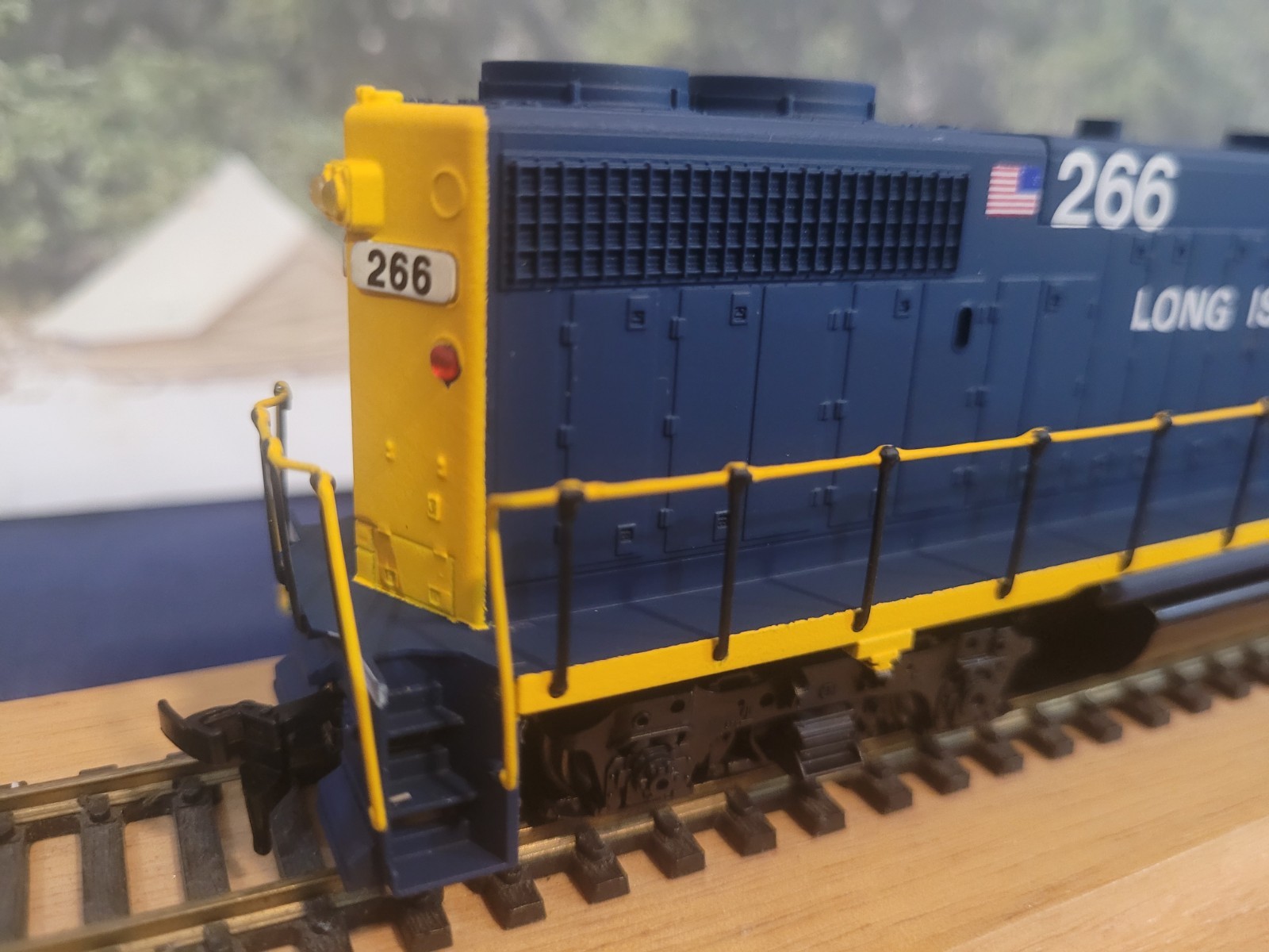 HO Vintage Athearn GP-38 LONG ISLAND RAILROAD CUSTOM PAINTED MTA #266