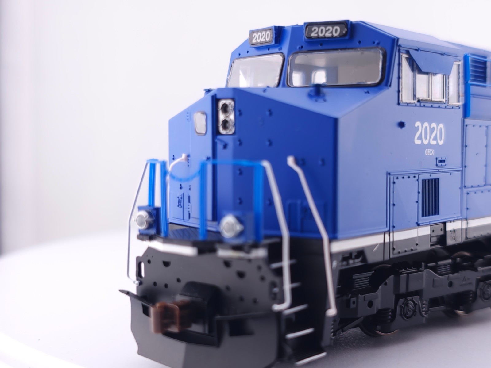 Scaletrains Operator HO Scale SXT10450 GE Tier 4 GEVO GE DEMO ET44AC #2020 DCC