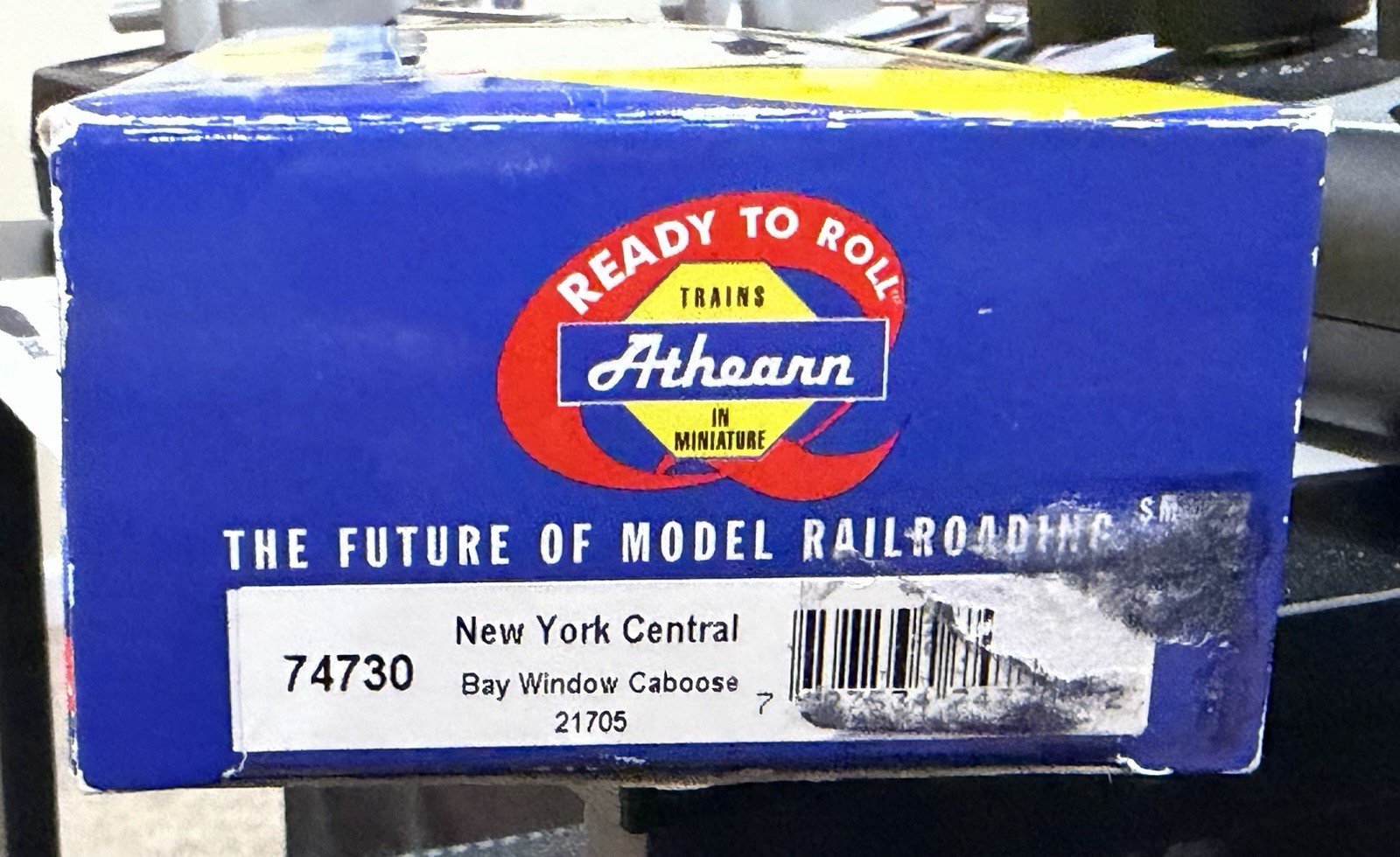 KATO HO SCALE GP35 NEW YORK CENTRAL + CABOOSE