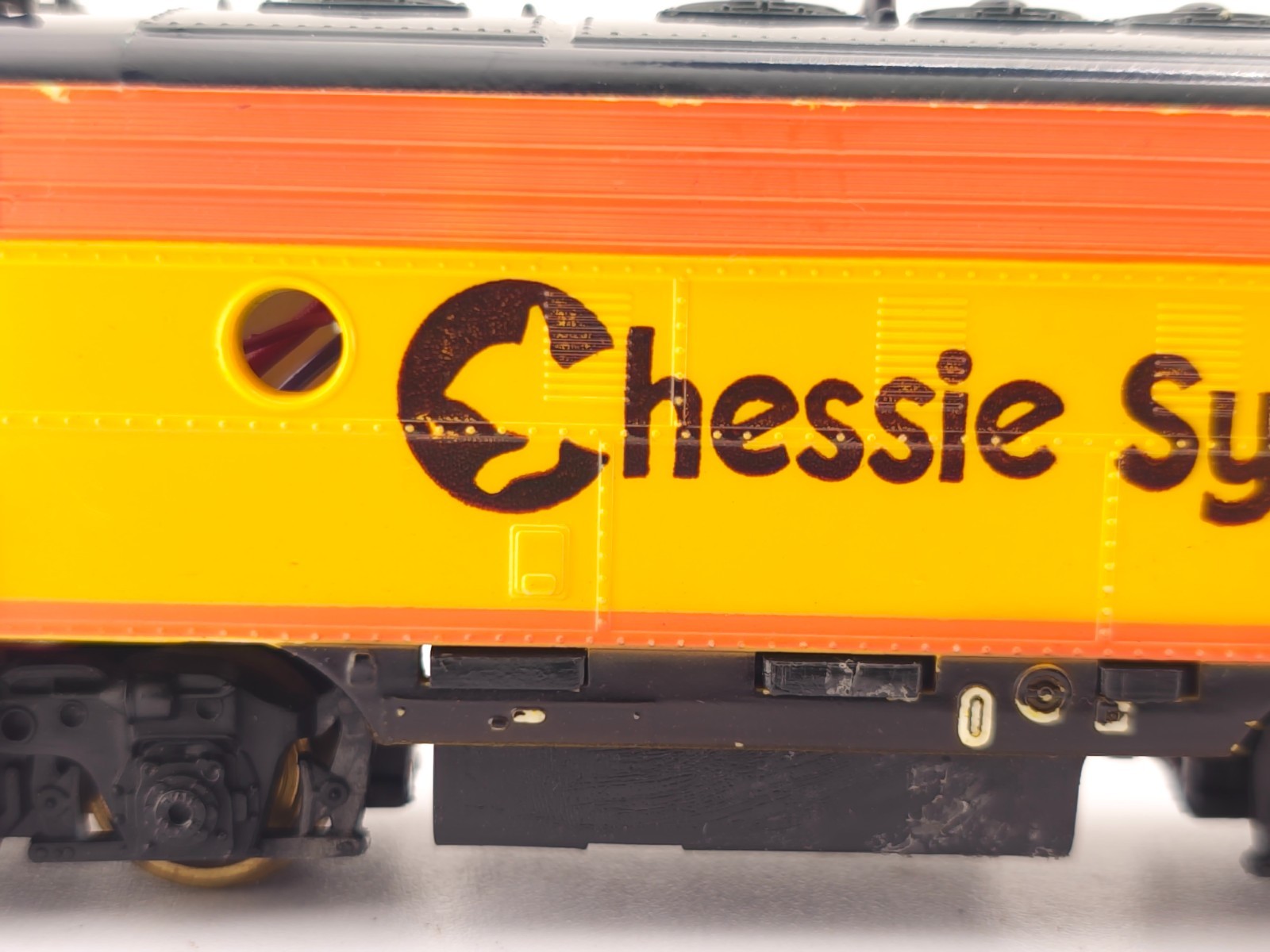 READ Life-Like HO Scale Chessie System Powered F7A Diesel Locomotive C & O 4472