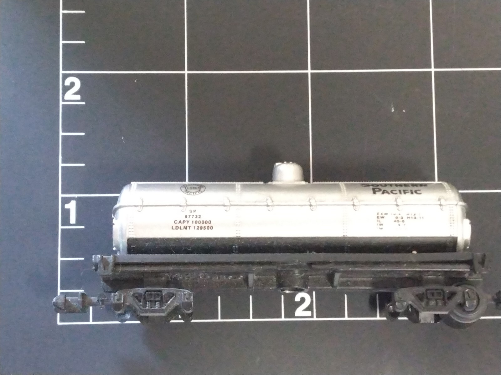 PREOWNED High Speed Metal Products 7 Piece Lot Trains & Cars READ DESCRIPTION
