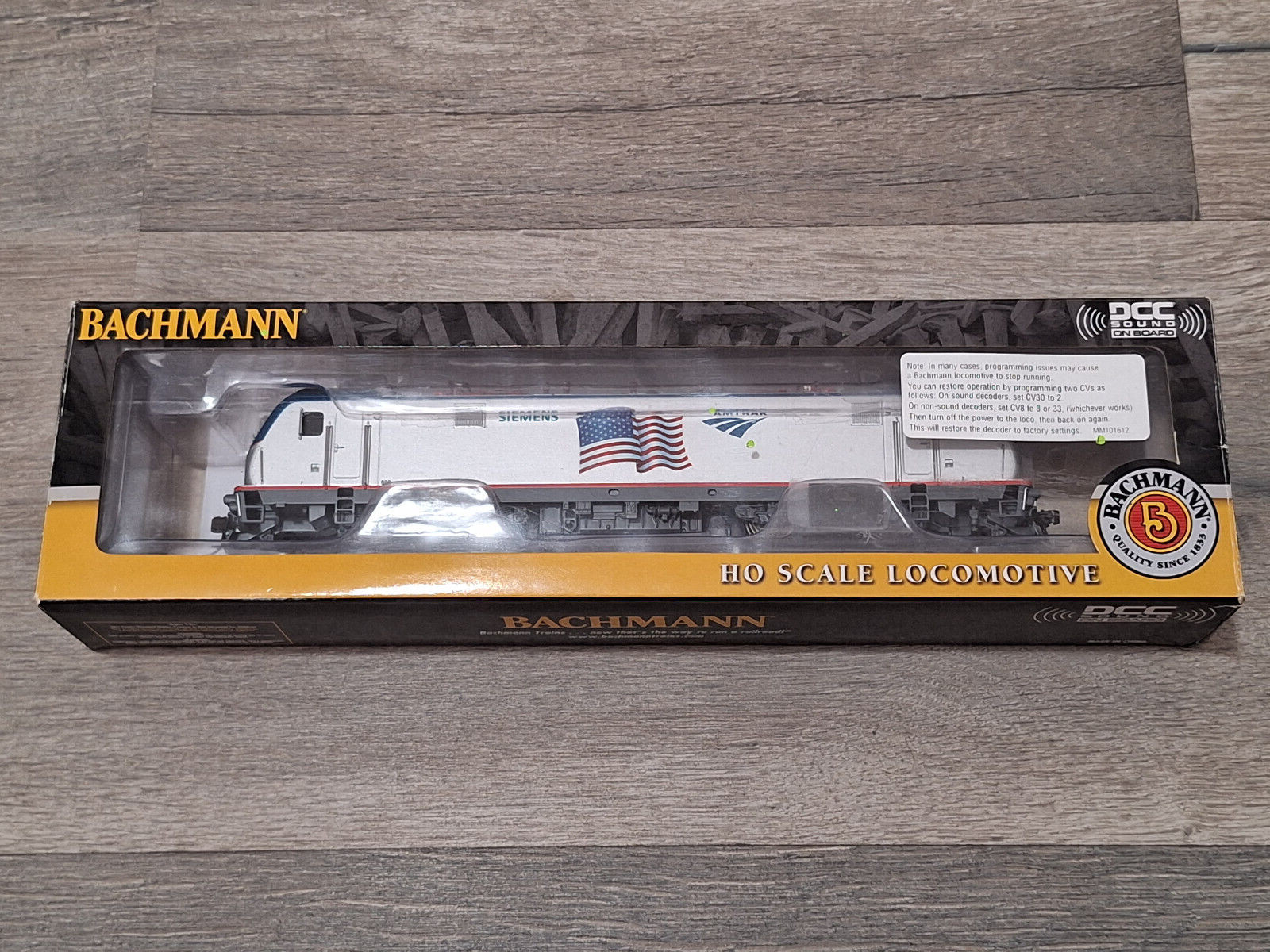 NEW BACHMANN 667404 HO SCALE AMTRAK SIEMENS ACS-64 ELECTRIC LOCOMOTIVE #600 DCC