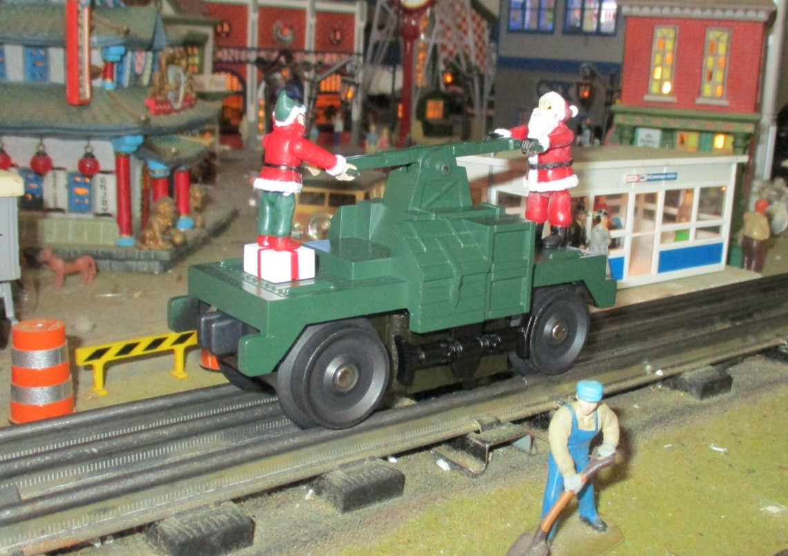 MTH 30-2511 Christmas Santa & Elf Green Bump-N-Go Hand Car O/027 ga. wks/ Lionel