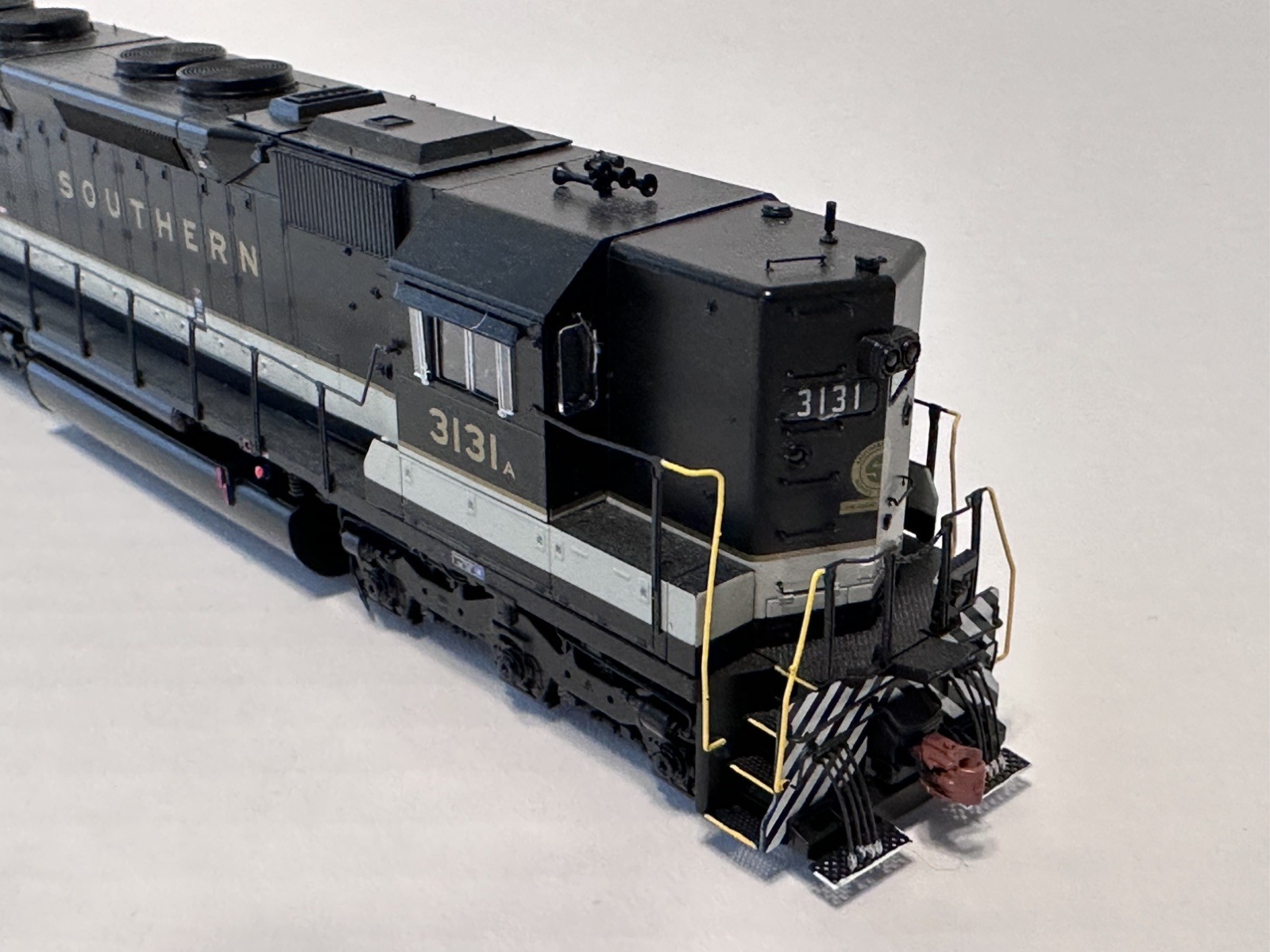 ScaleTrains-Rivet Counter HO Southern Railway SD45 #3131 w/LOK Sound & DCC.
